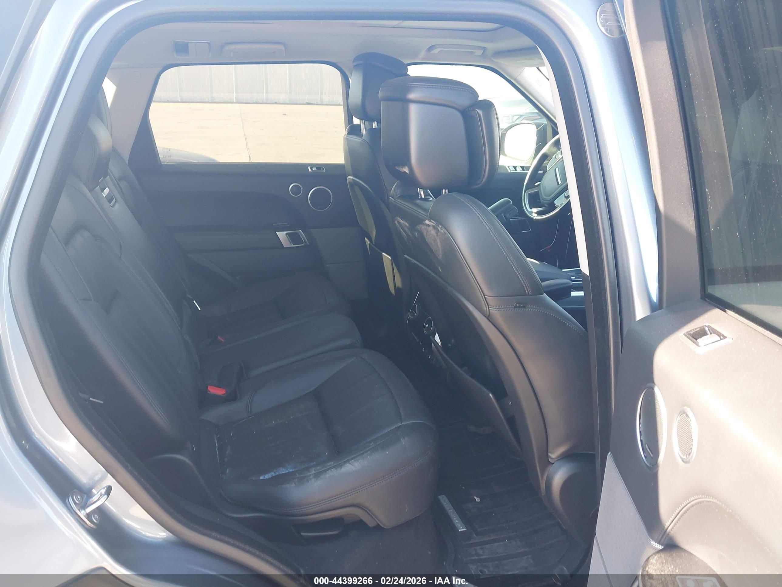 LAND ROVER image 8