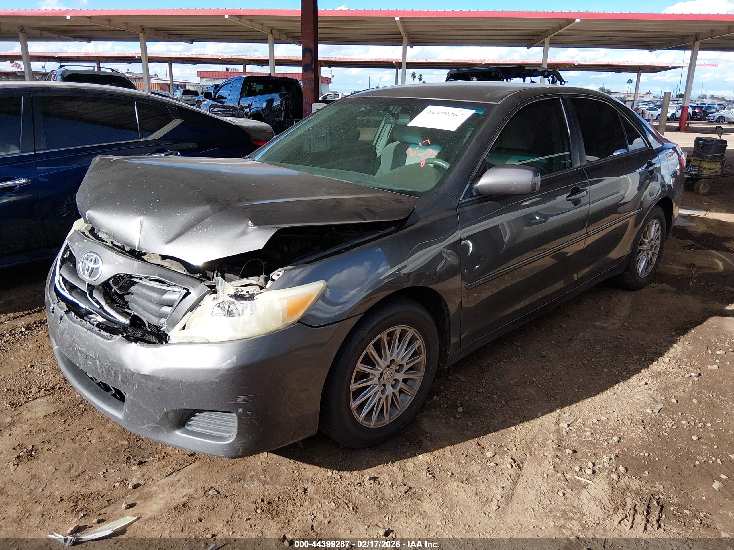 TOYOTA CAMRY image 2
