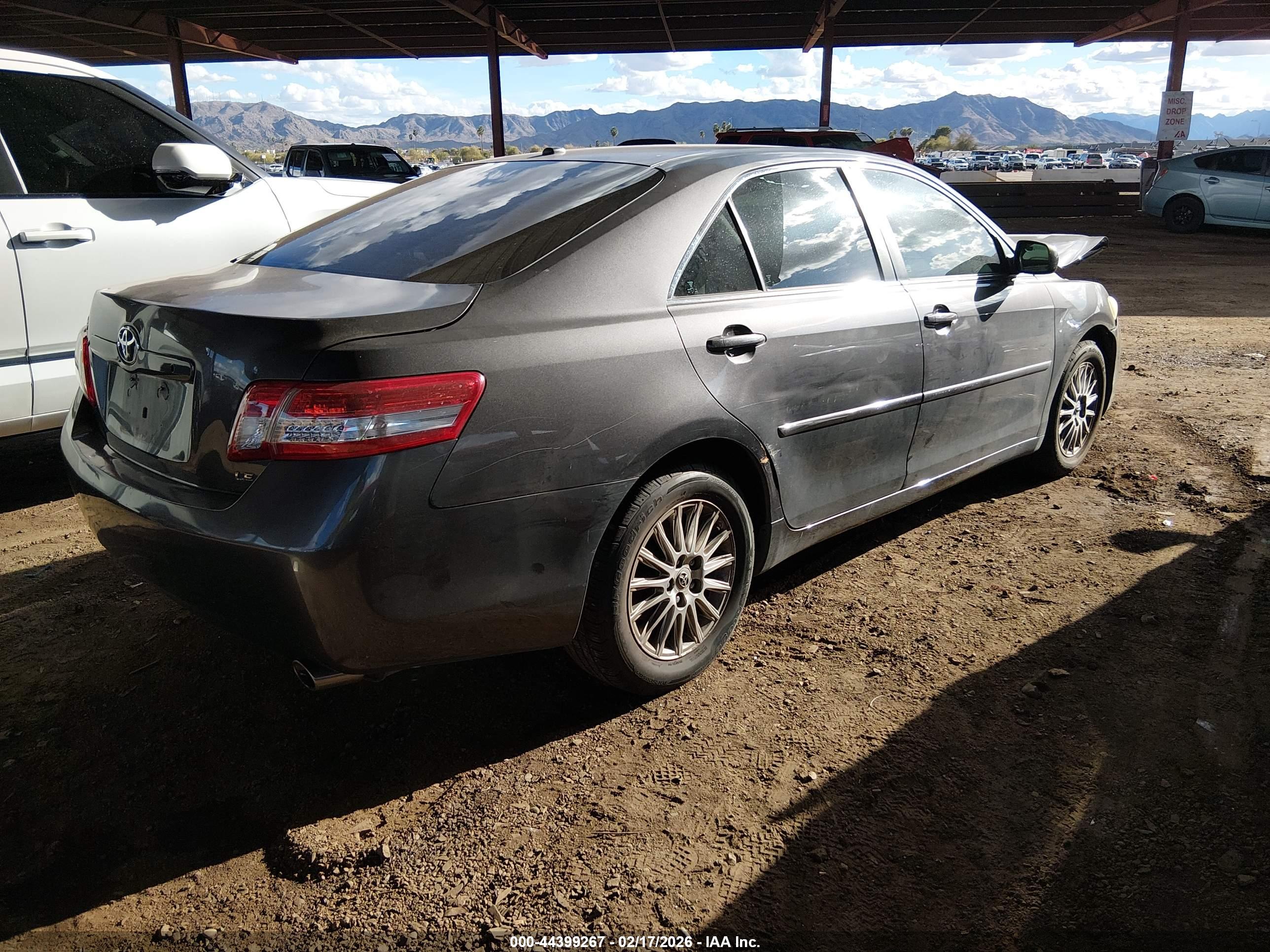 TOYOTA CAMRY image 4