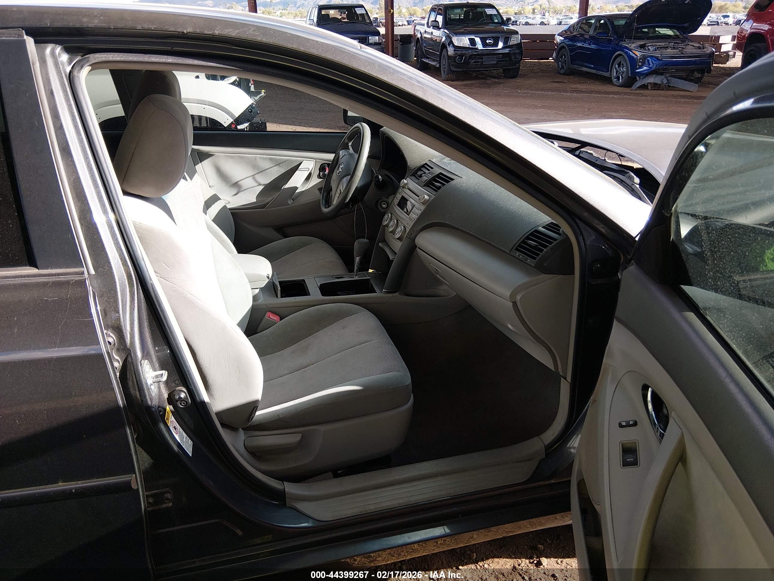 TOYOTA CAMRY image 5
