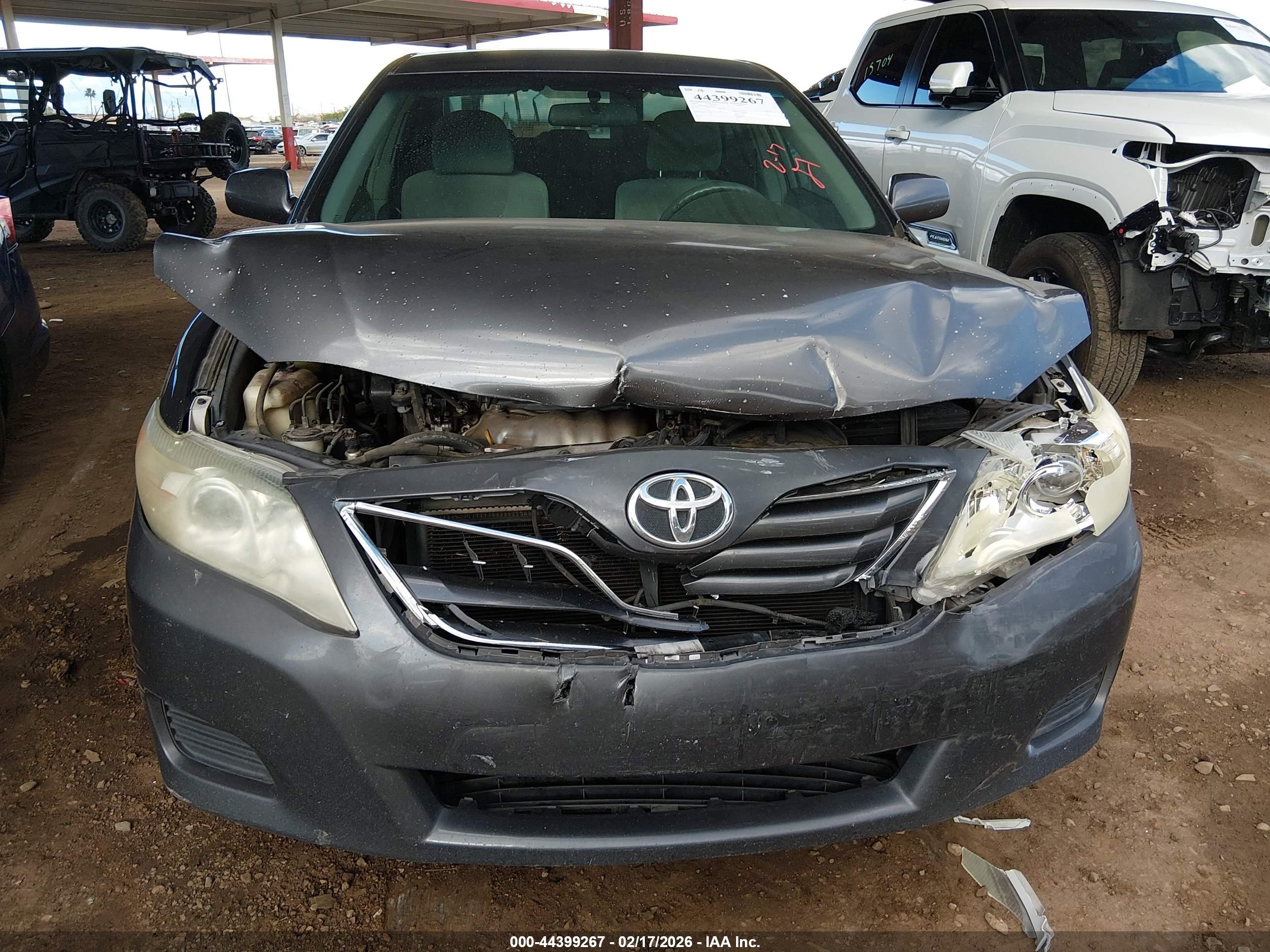 TOYOTA CAMRY image 6