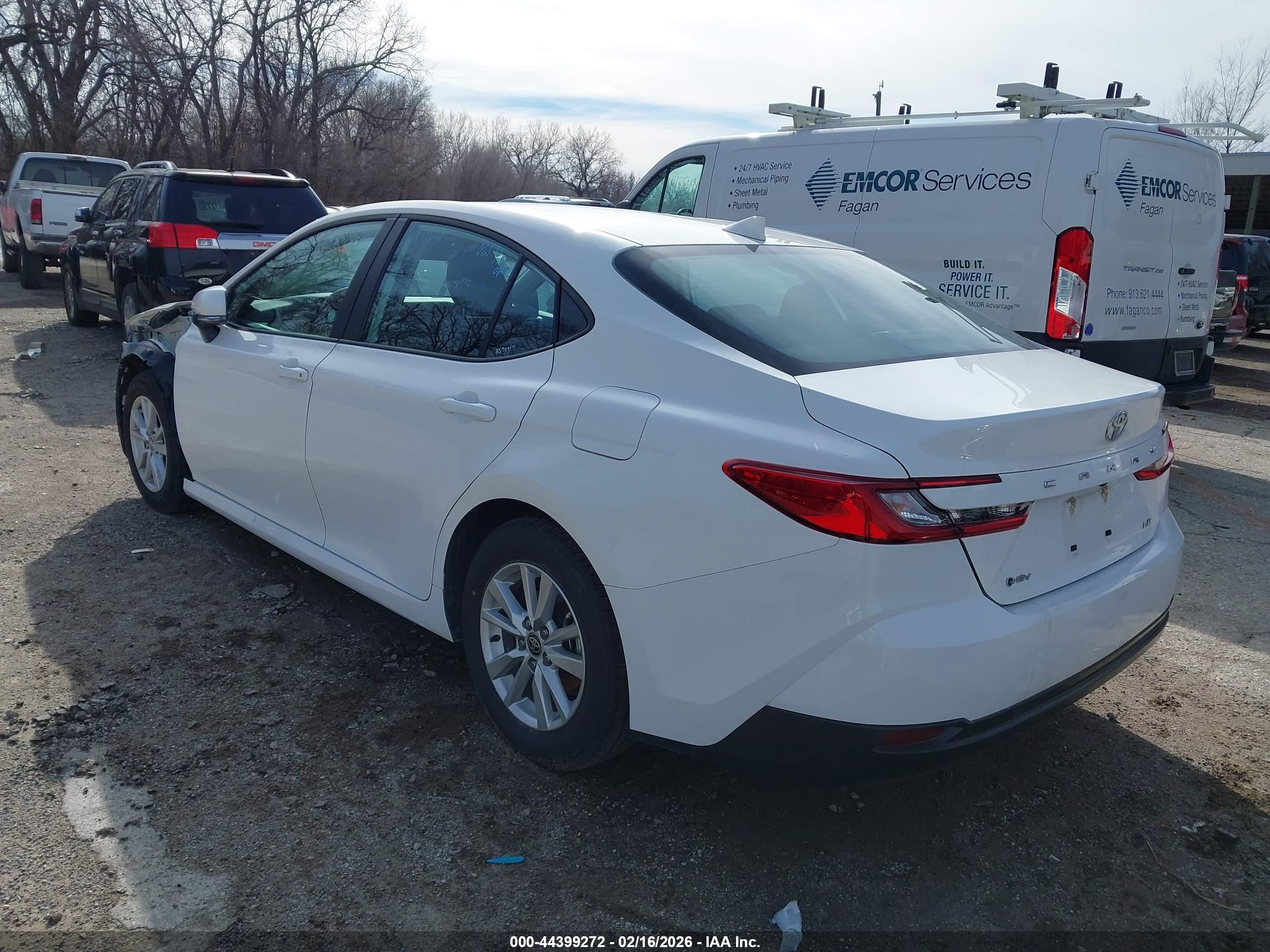 TOYOTA CAMRY image 3