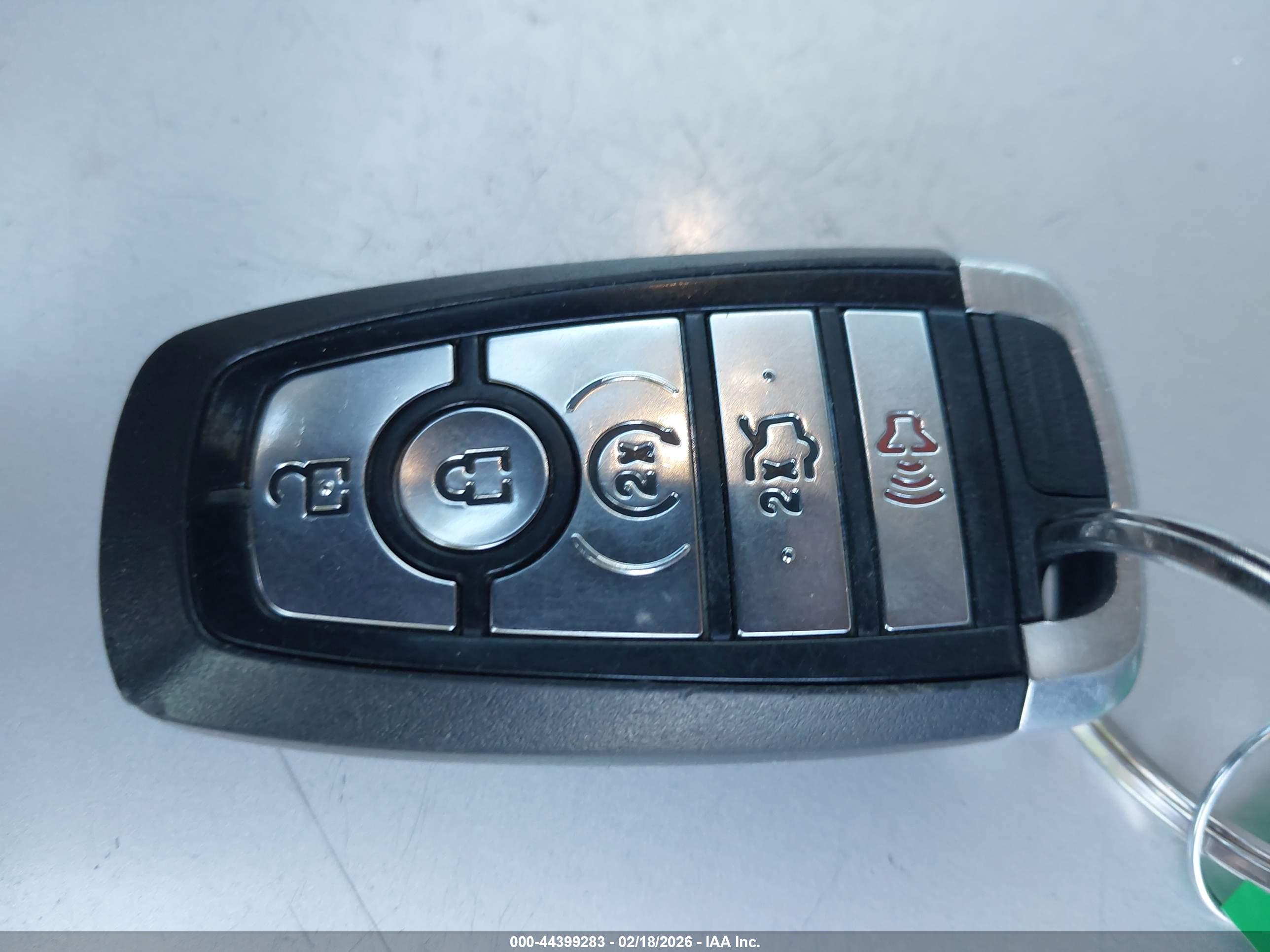 FORD FUSION image 11