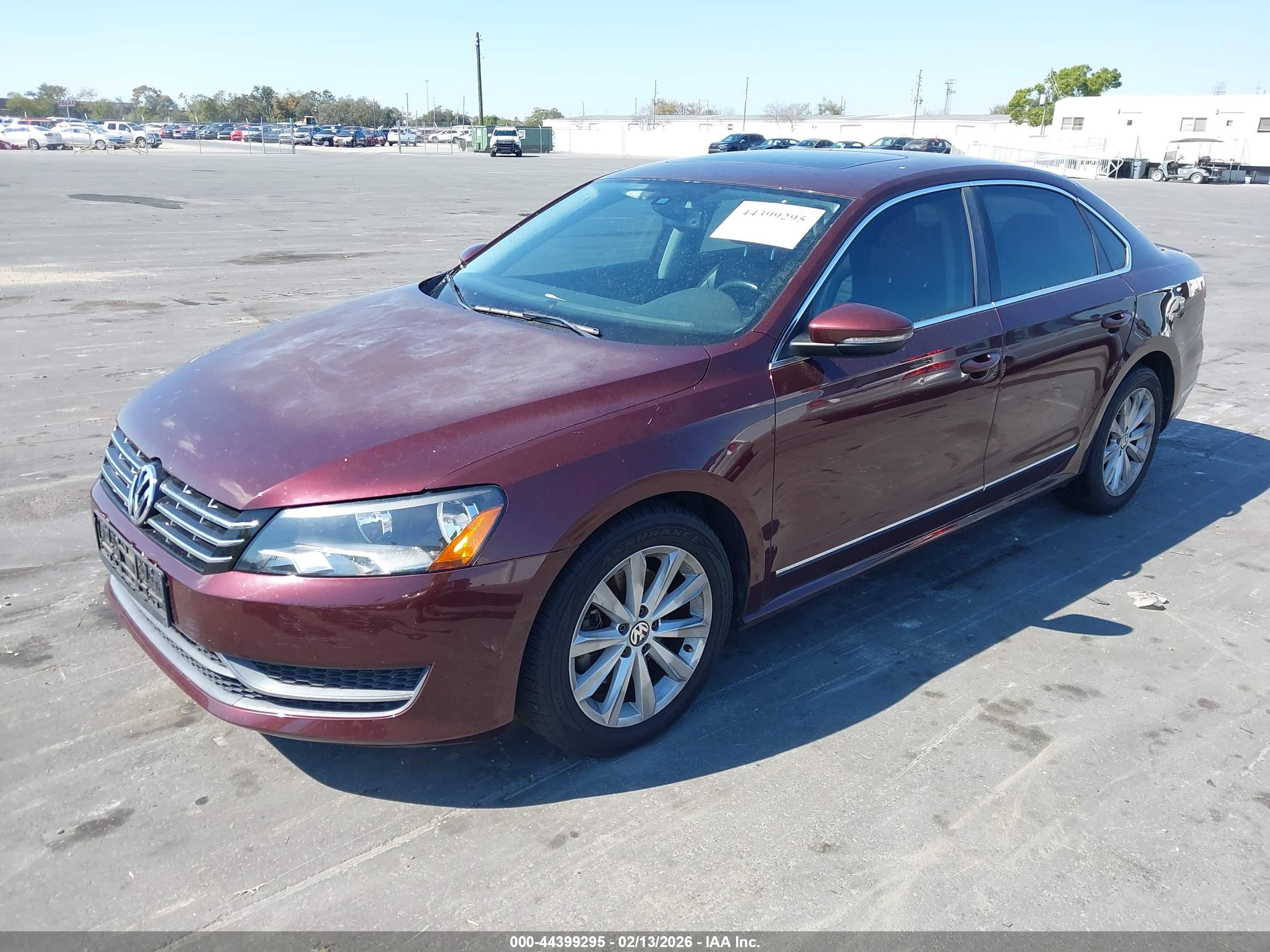 VOLKSWAGEN PASSAT image 2