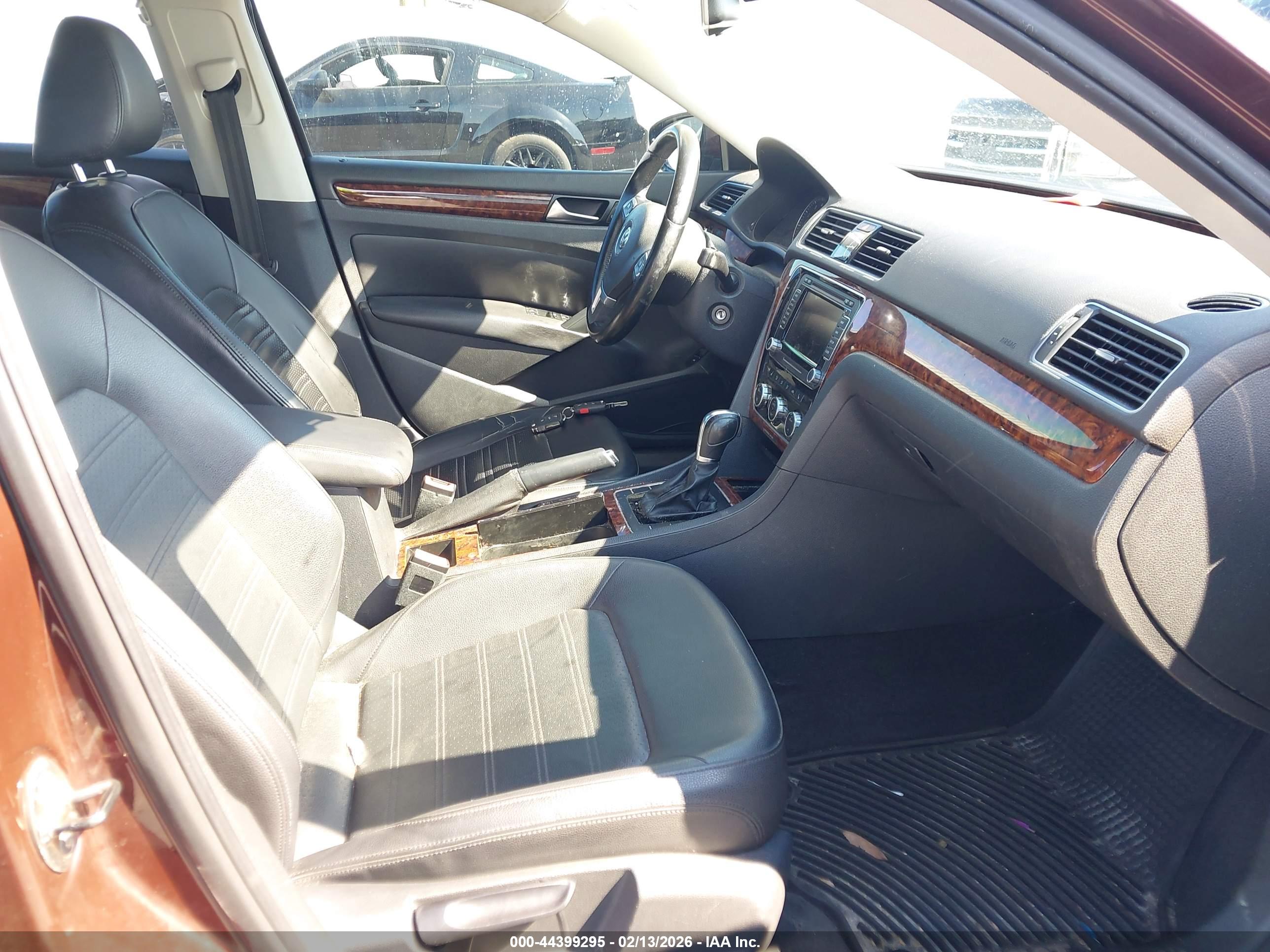 VOLKSWAGEN PASSAT image 5