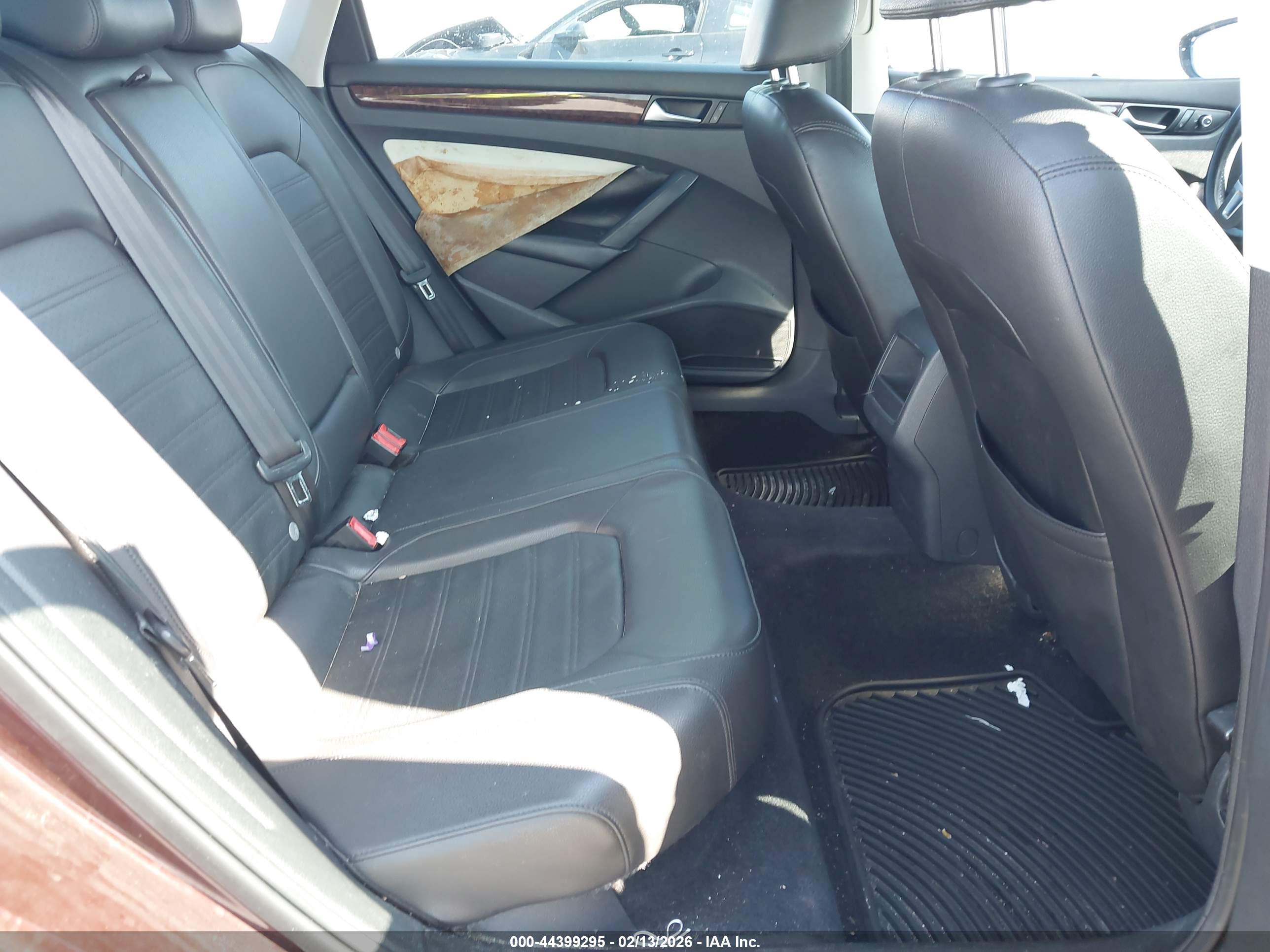 VOLKSWAGEN PASSAT image 8