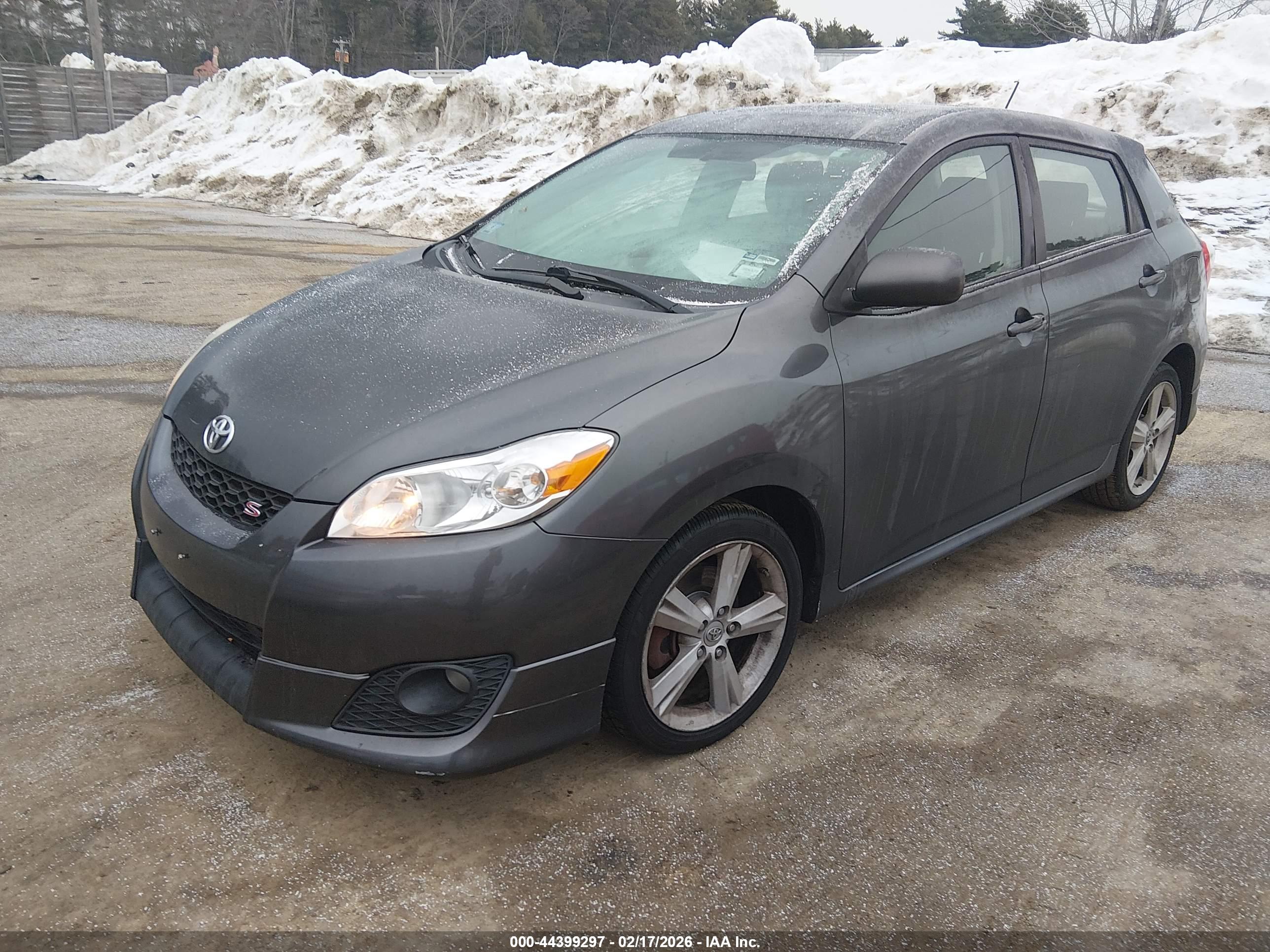 TOYOTA MATRIX image 2