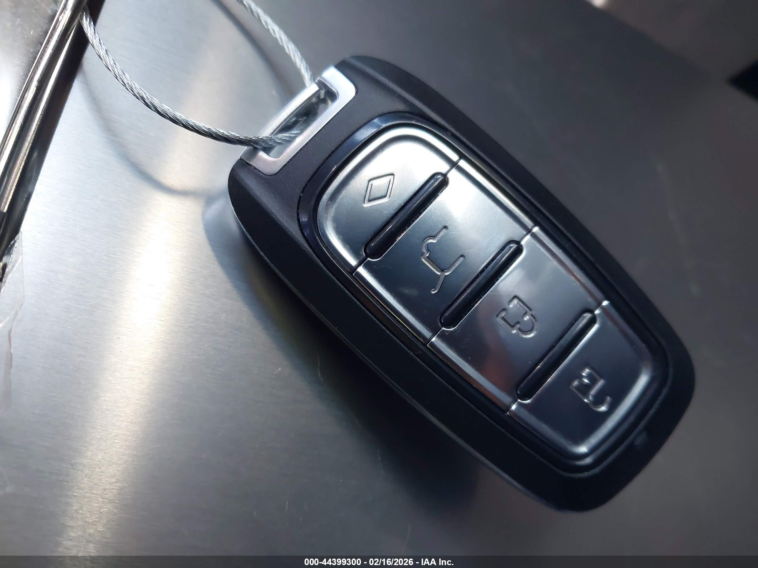 GMC TERRAIN image 11
