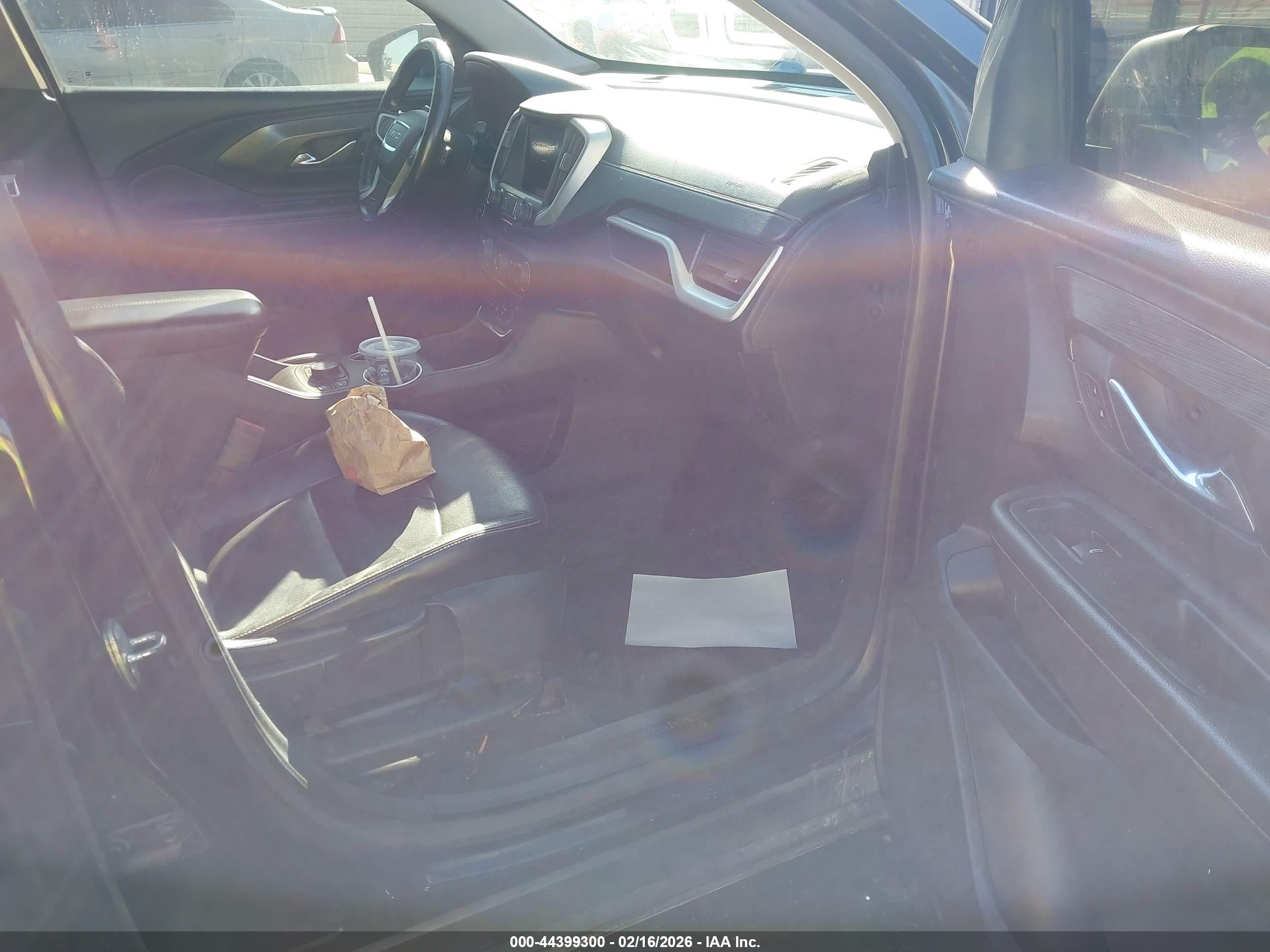 GMC TERRAIN image 5
