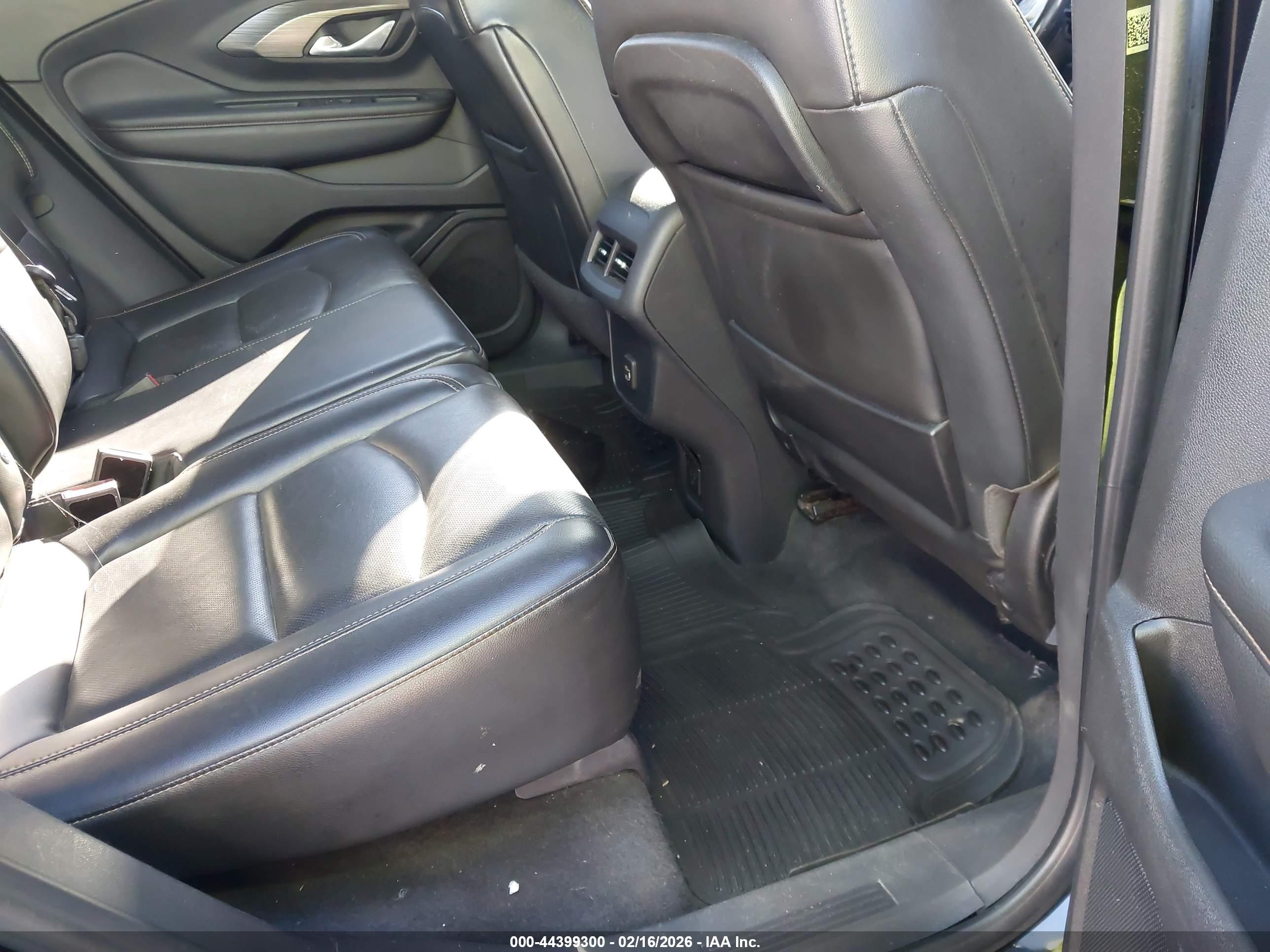 GMC TERRAIN image 8