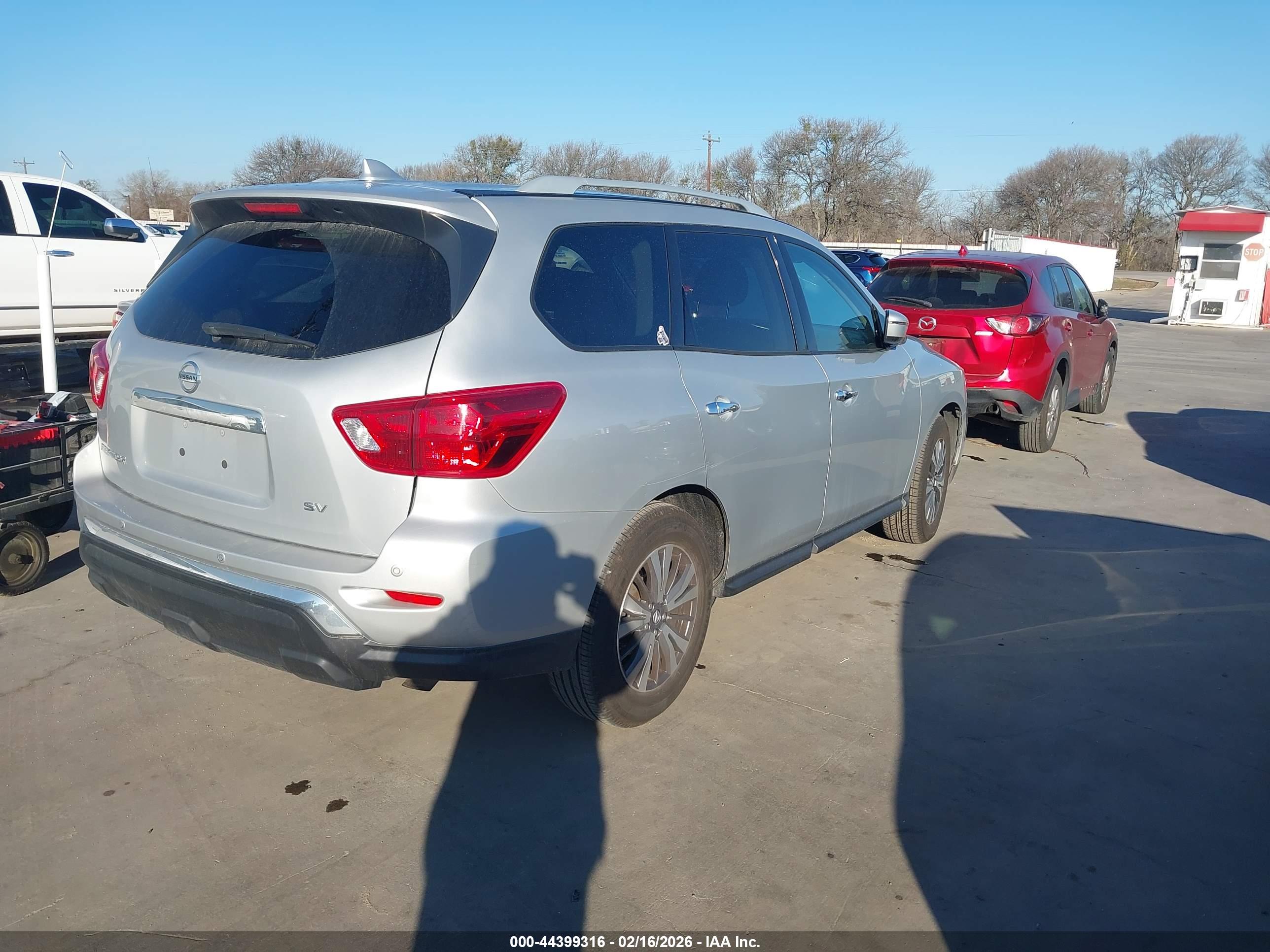 NISSAN PATHFINDER image 4