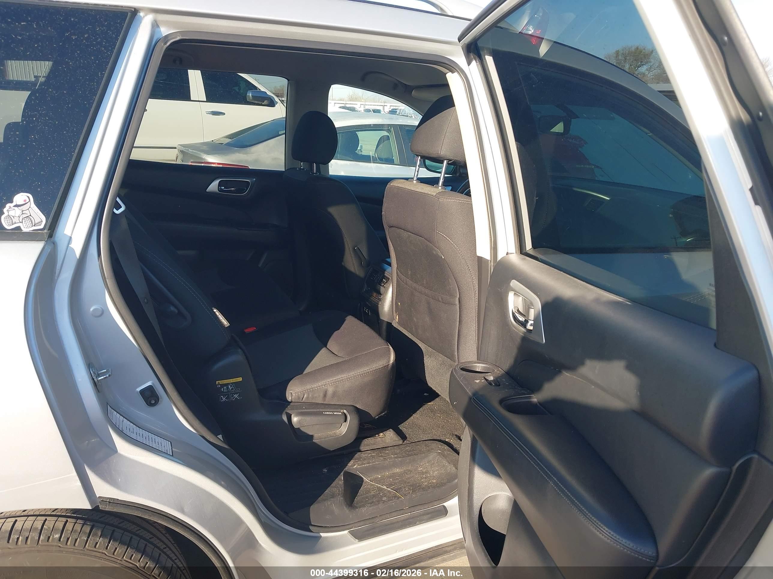 NISSAN PATHFINDER image 8