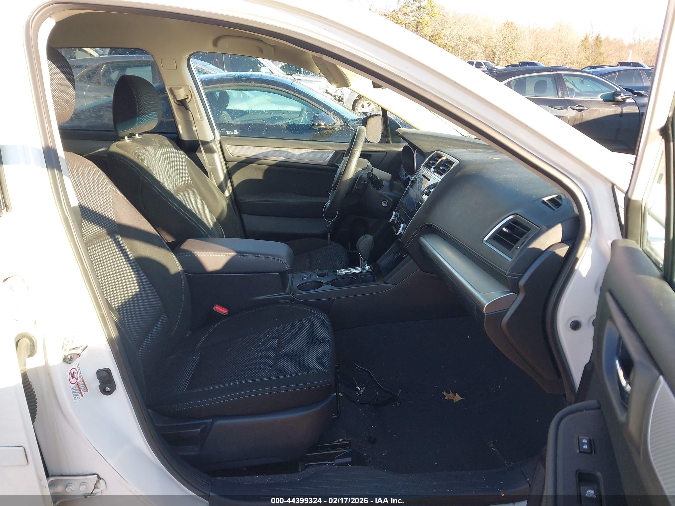 SUBARU OUTBACK image 5