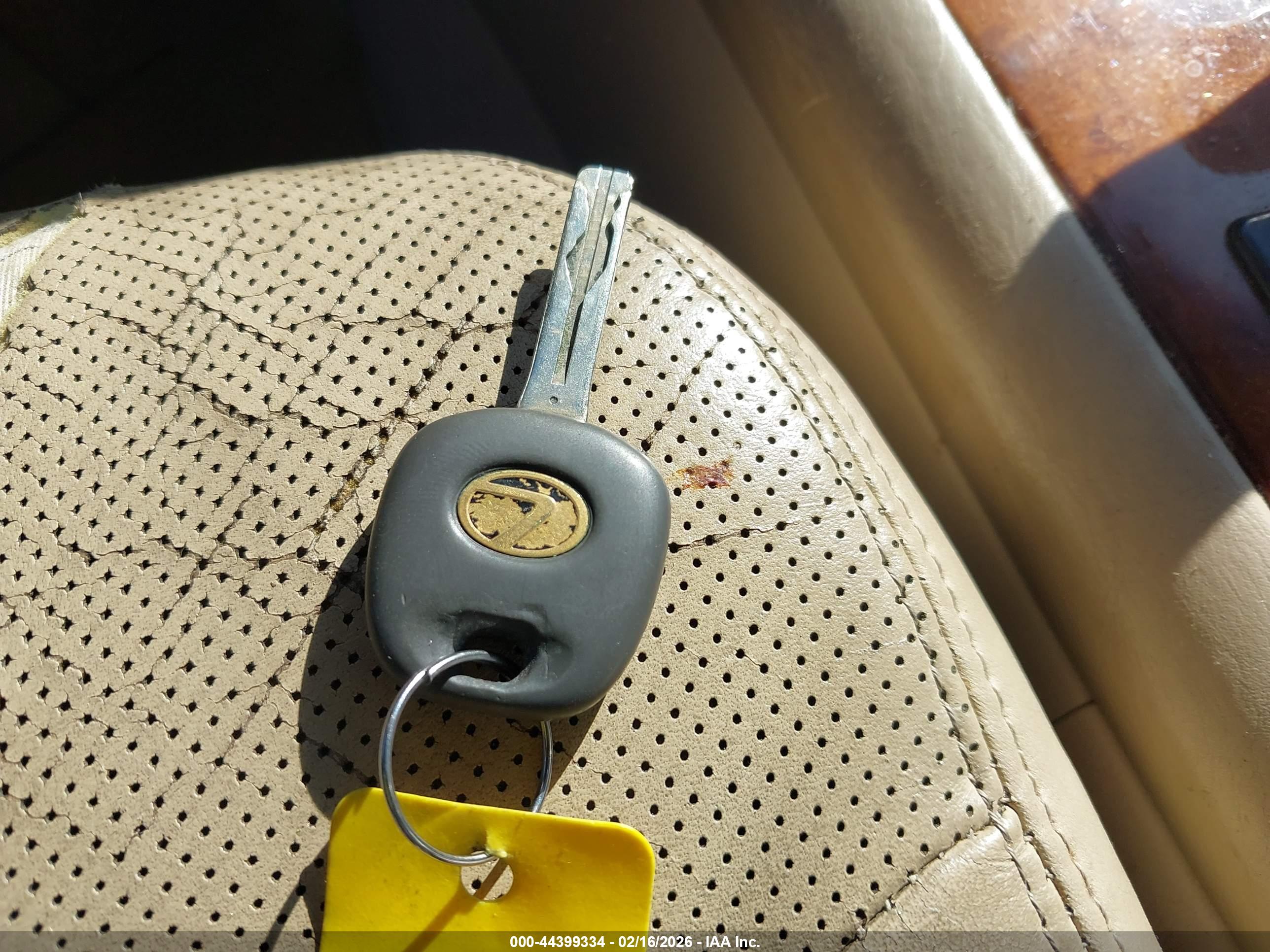 LEXUS ES image 11