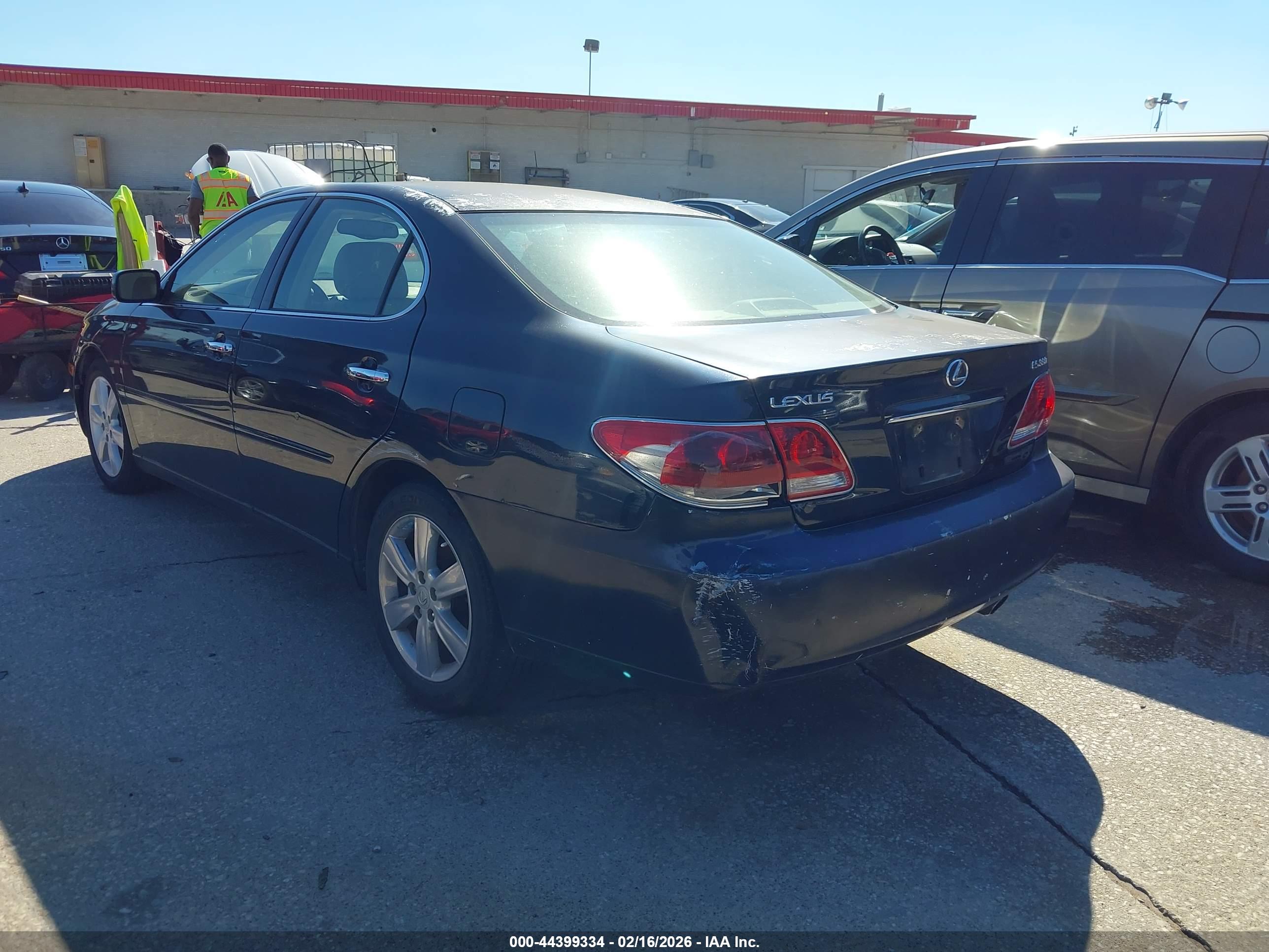 LEXUS ES image 3
