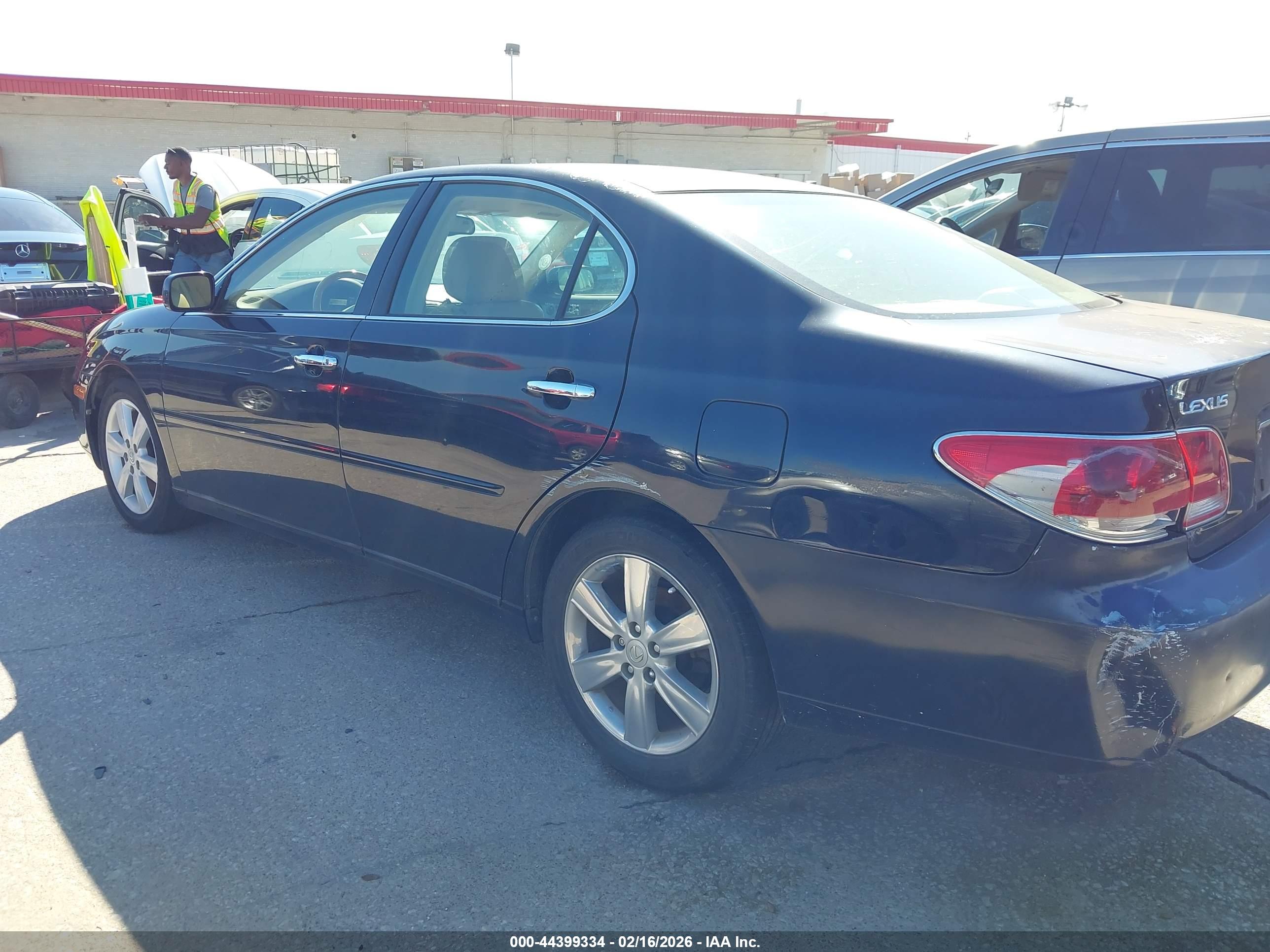 LEXUS ES image 6