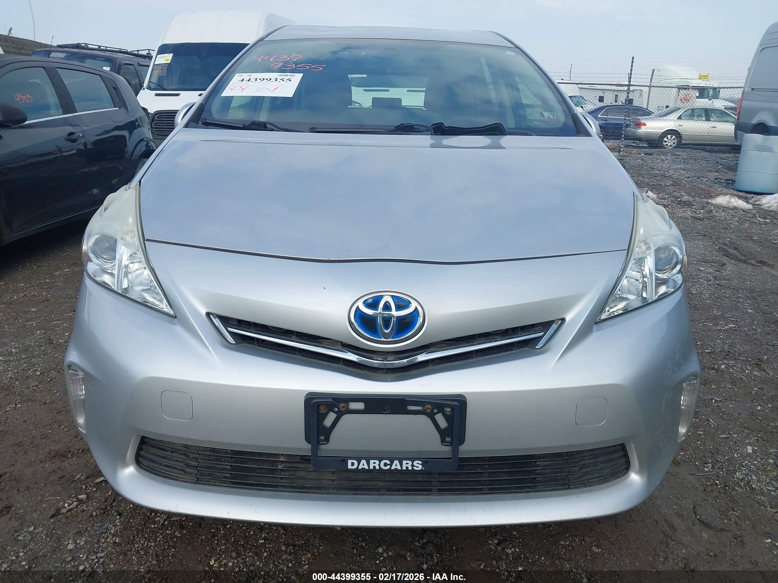 TOYOTA PRIUS image 6