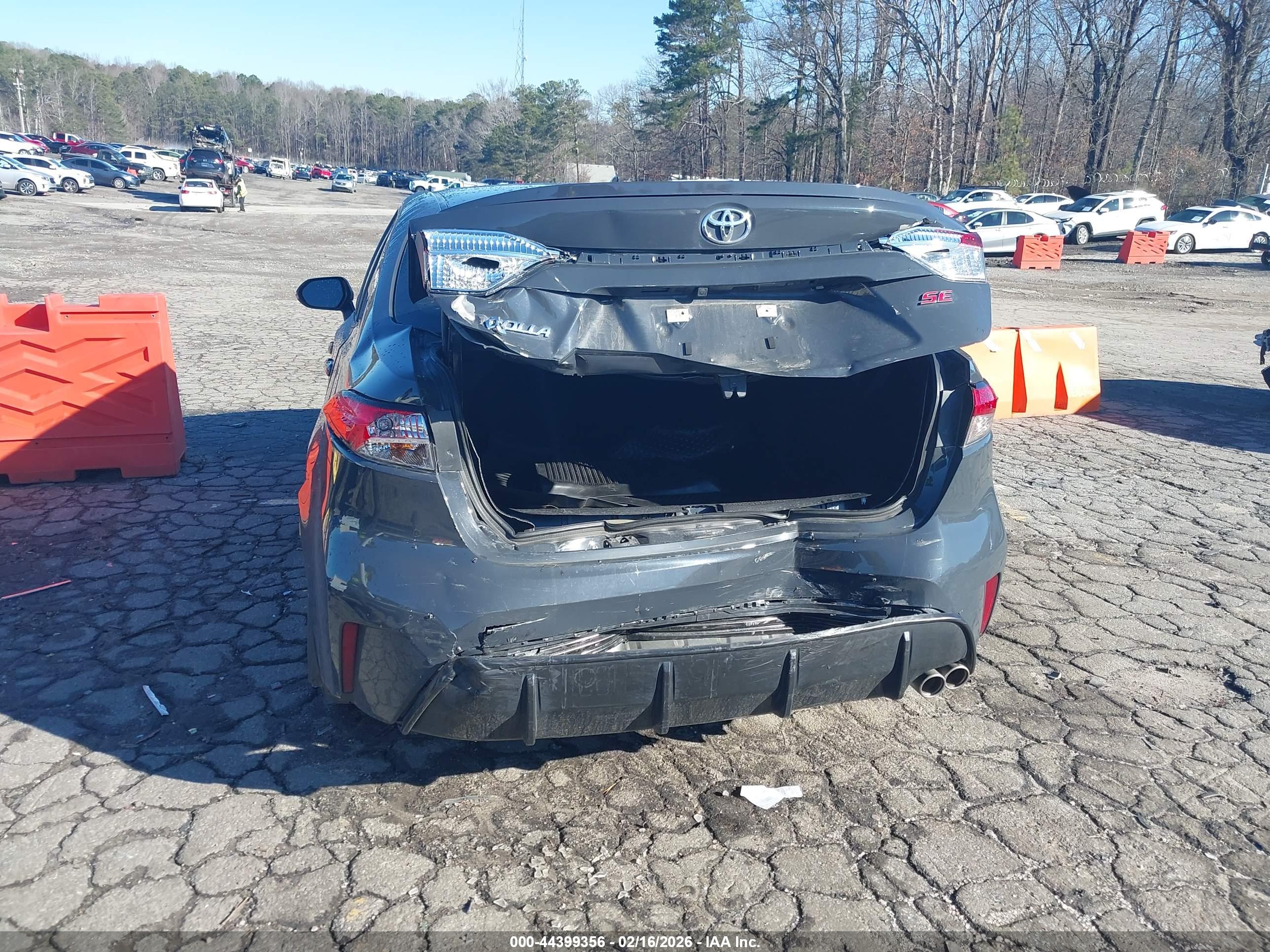 TOYOTA COROLLA image 6