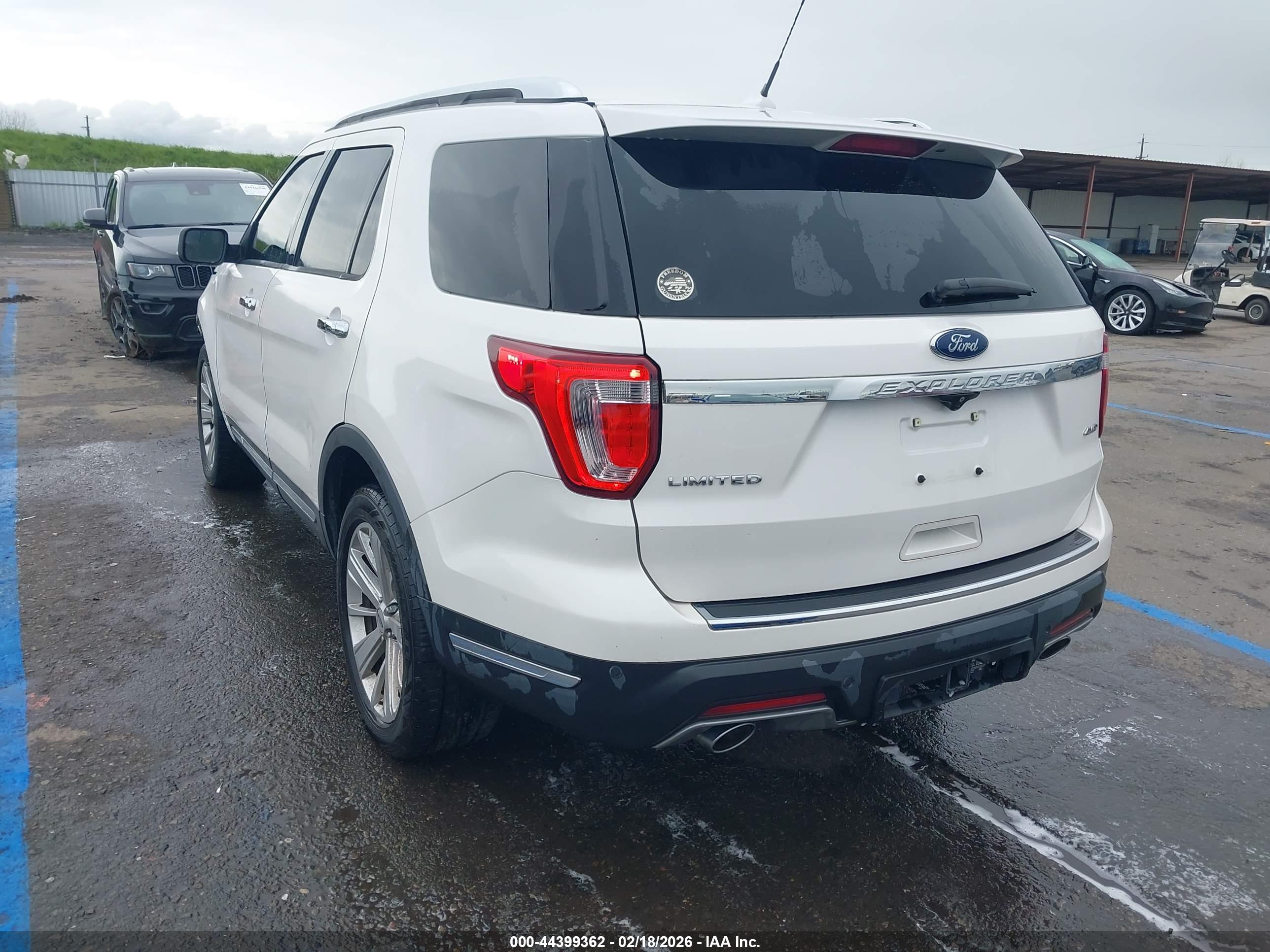 FORD EXPLORER image 3