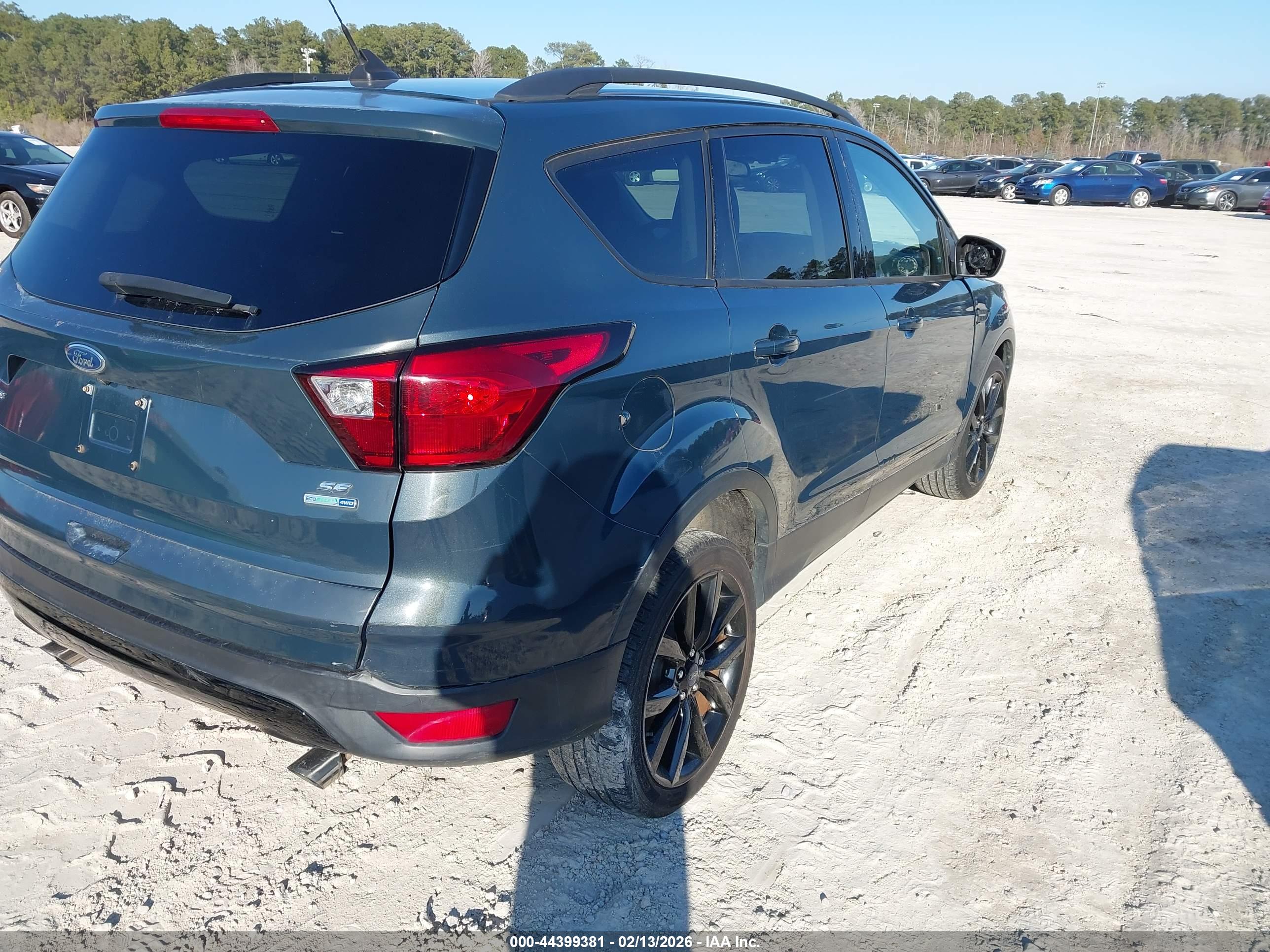 FORD ESCAPE image 4