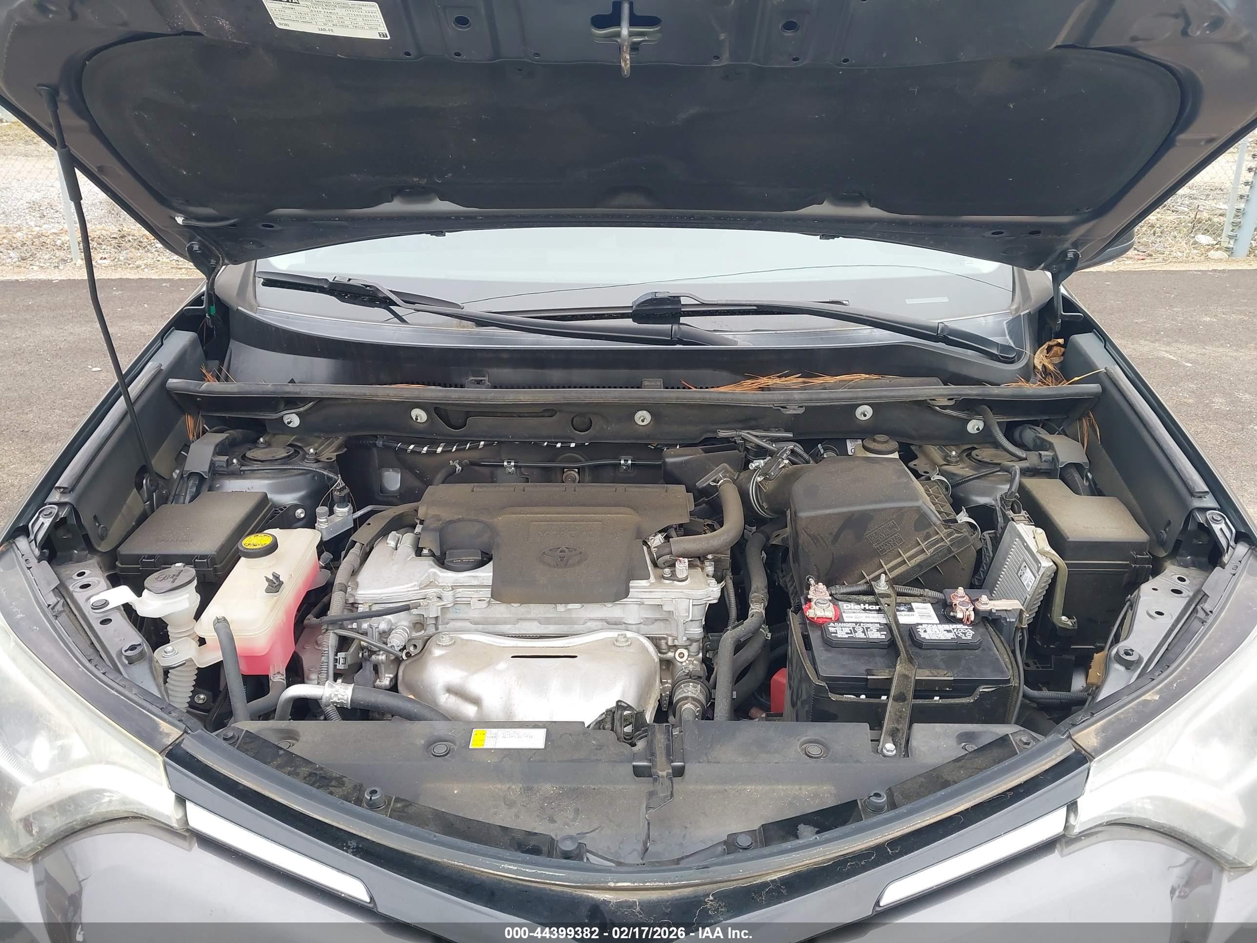 TOYOTA RAV4 image 10