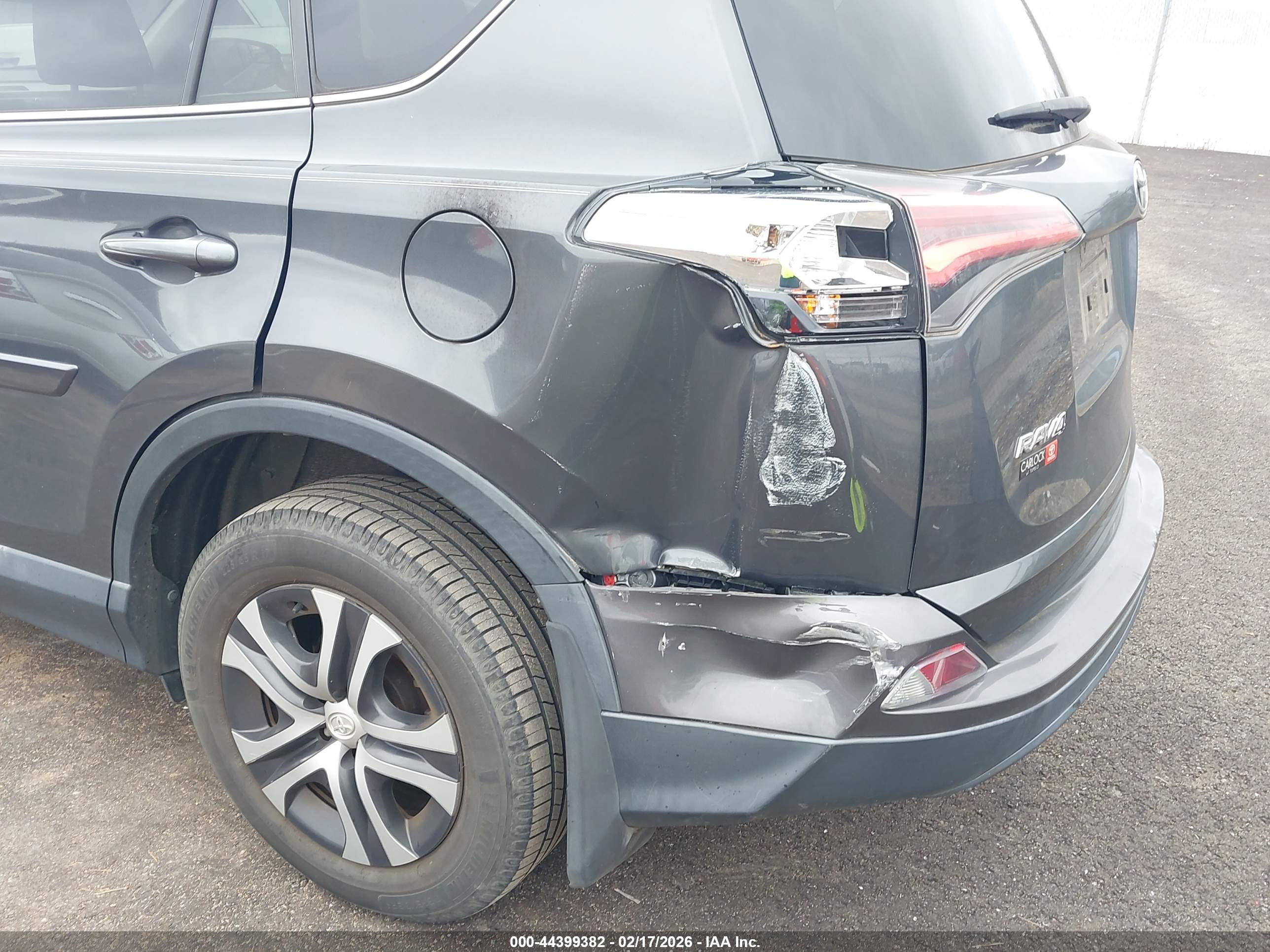TOYOTA RAV4 image 6