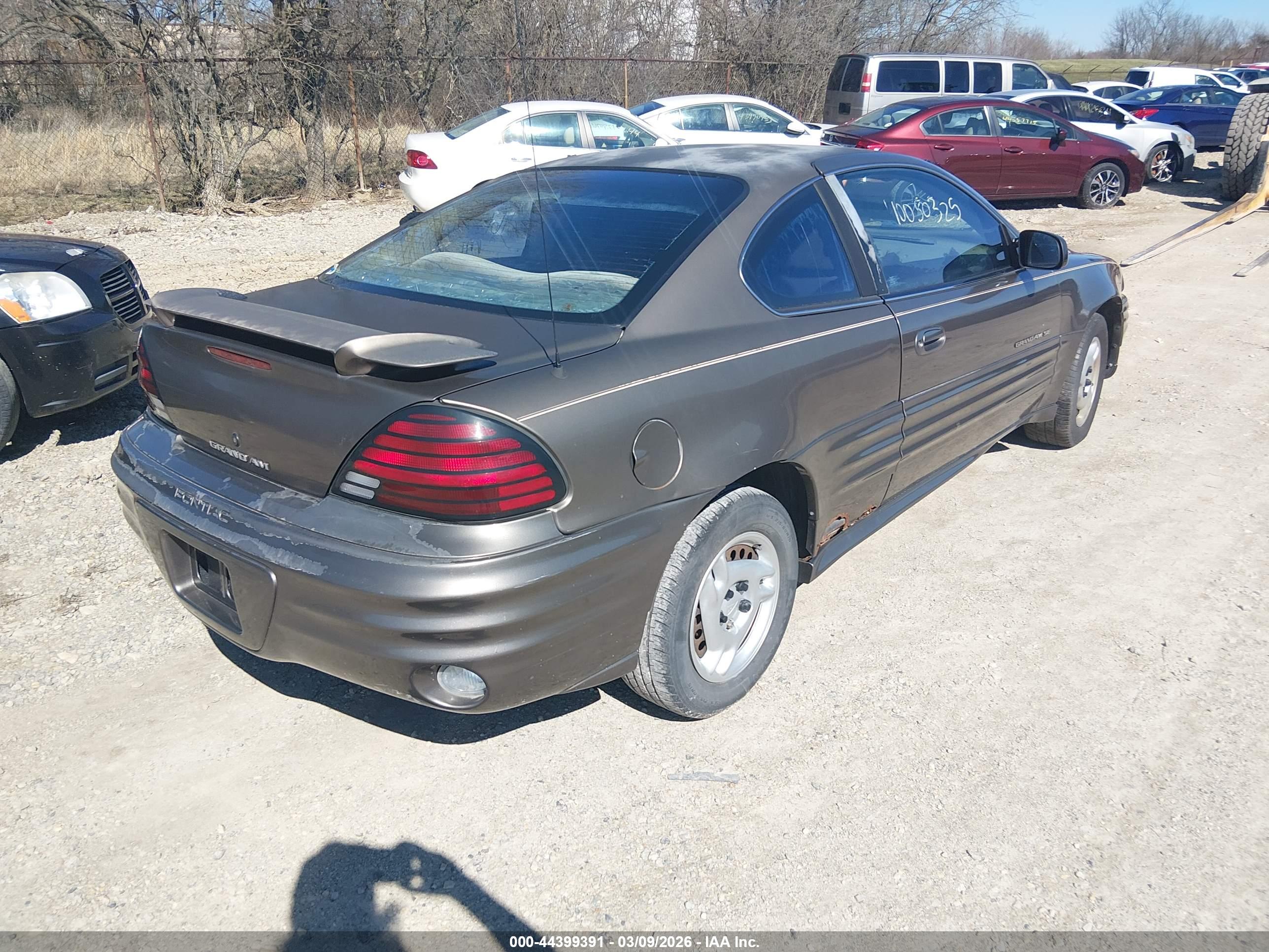 PONTIAC GRAND image 4
