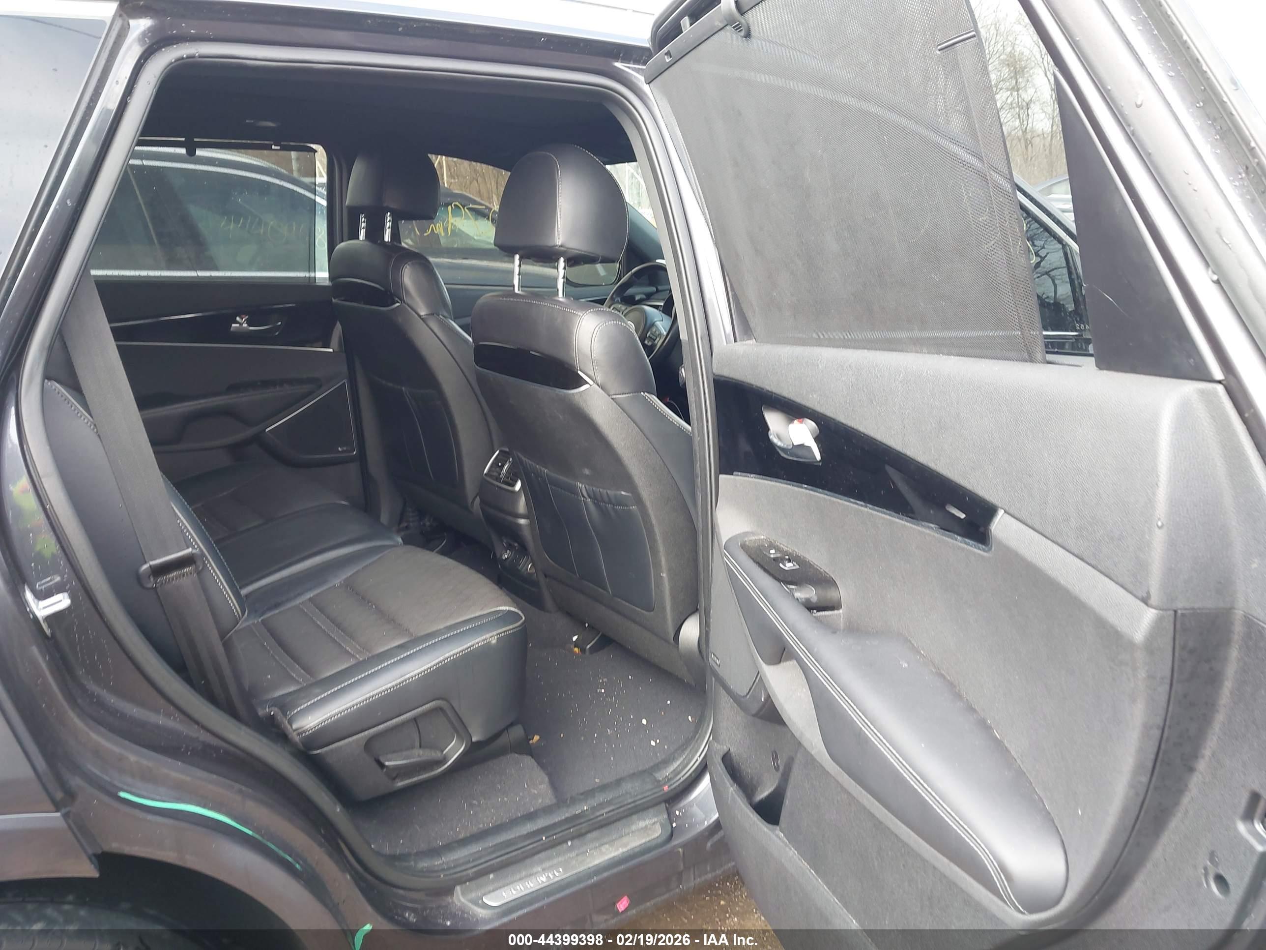 KIA SORENTO image 8