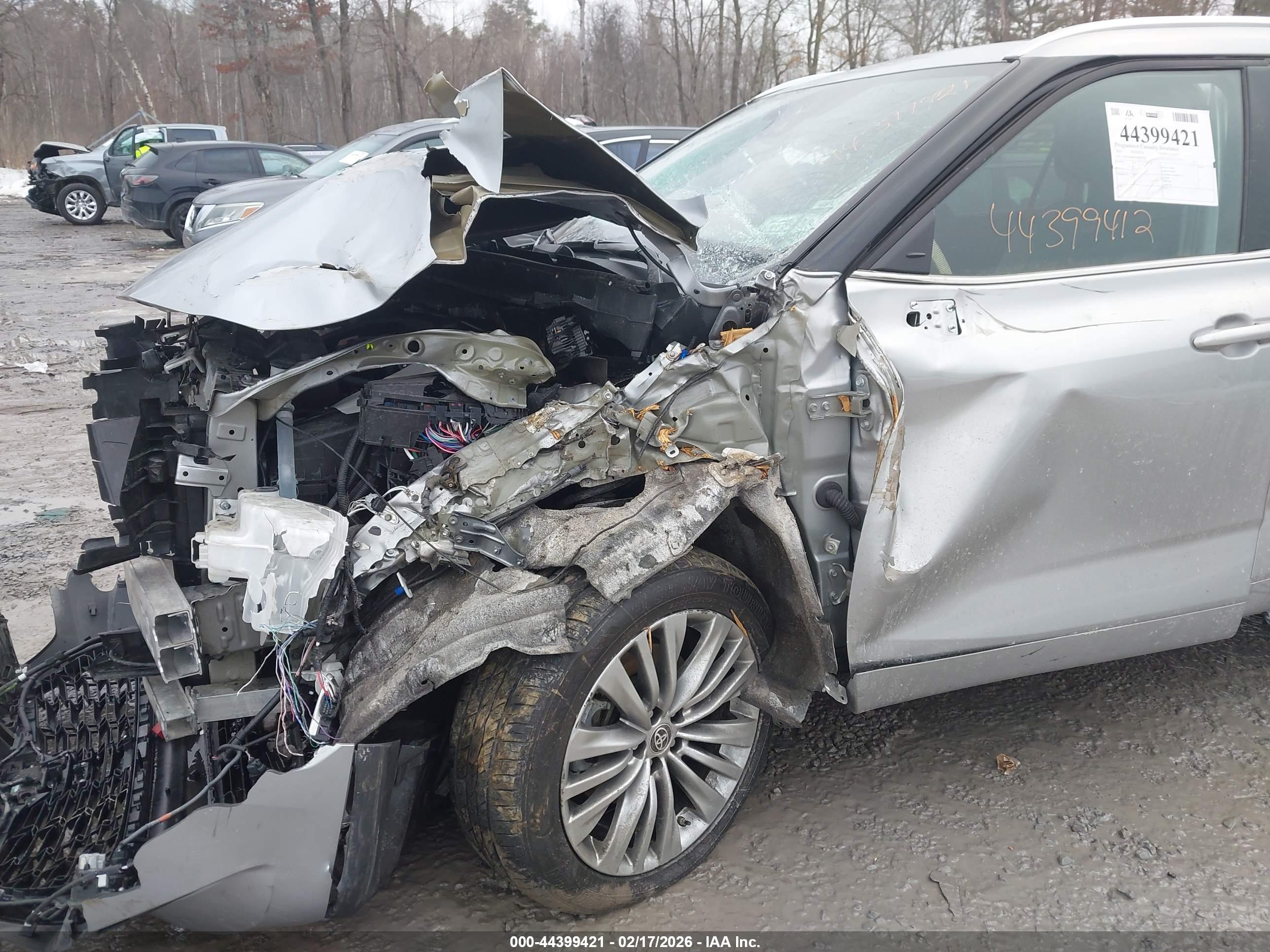 TOYOTA HIGHLANDER image 6