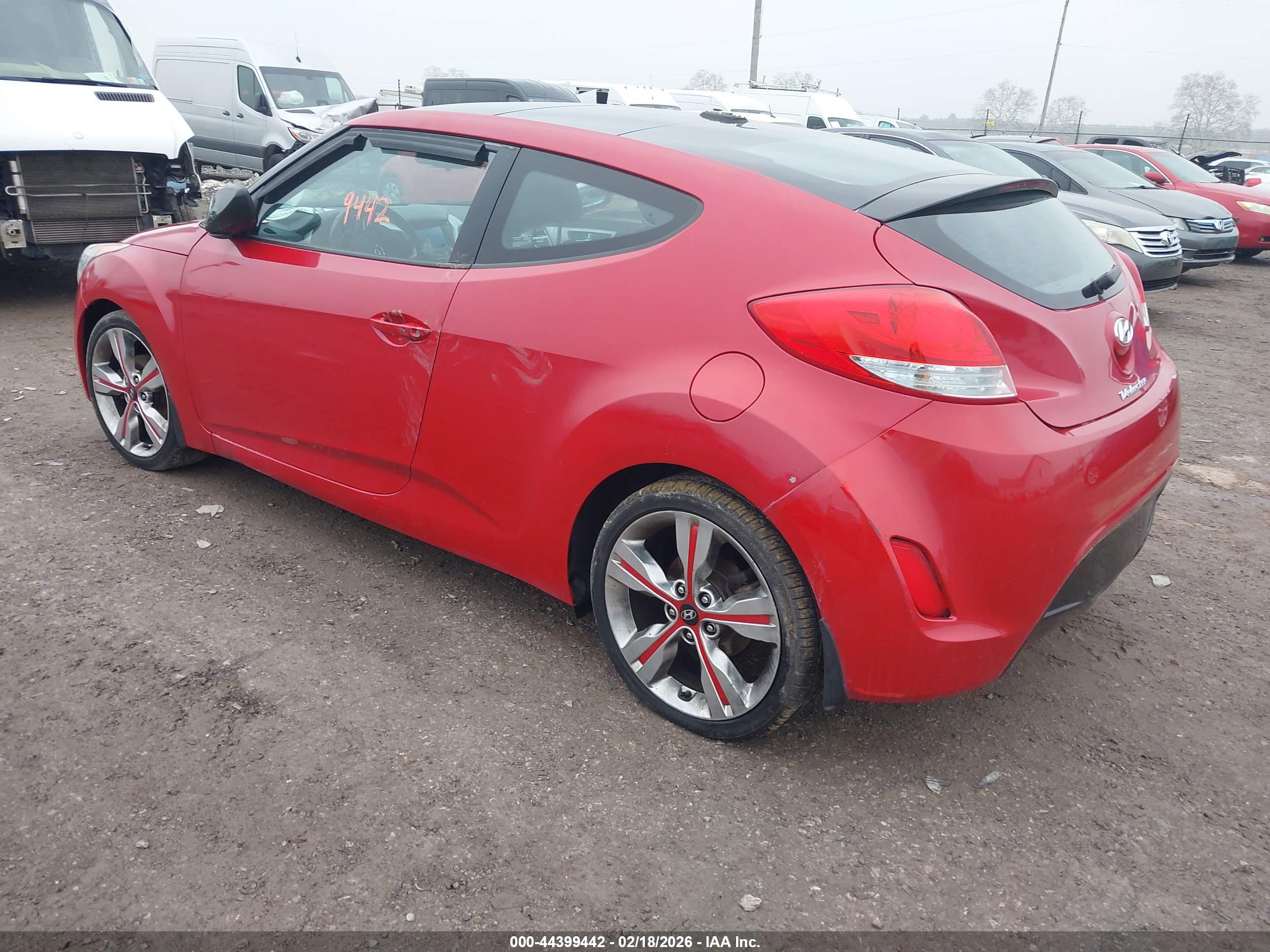 HYUNDAI VELOSTER image 3