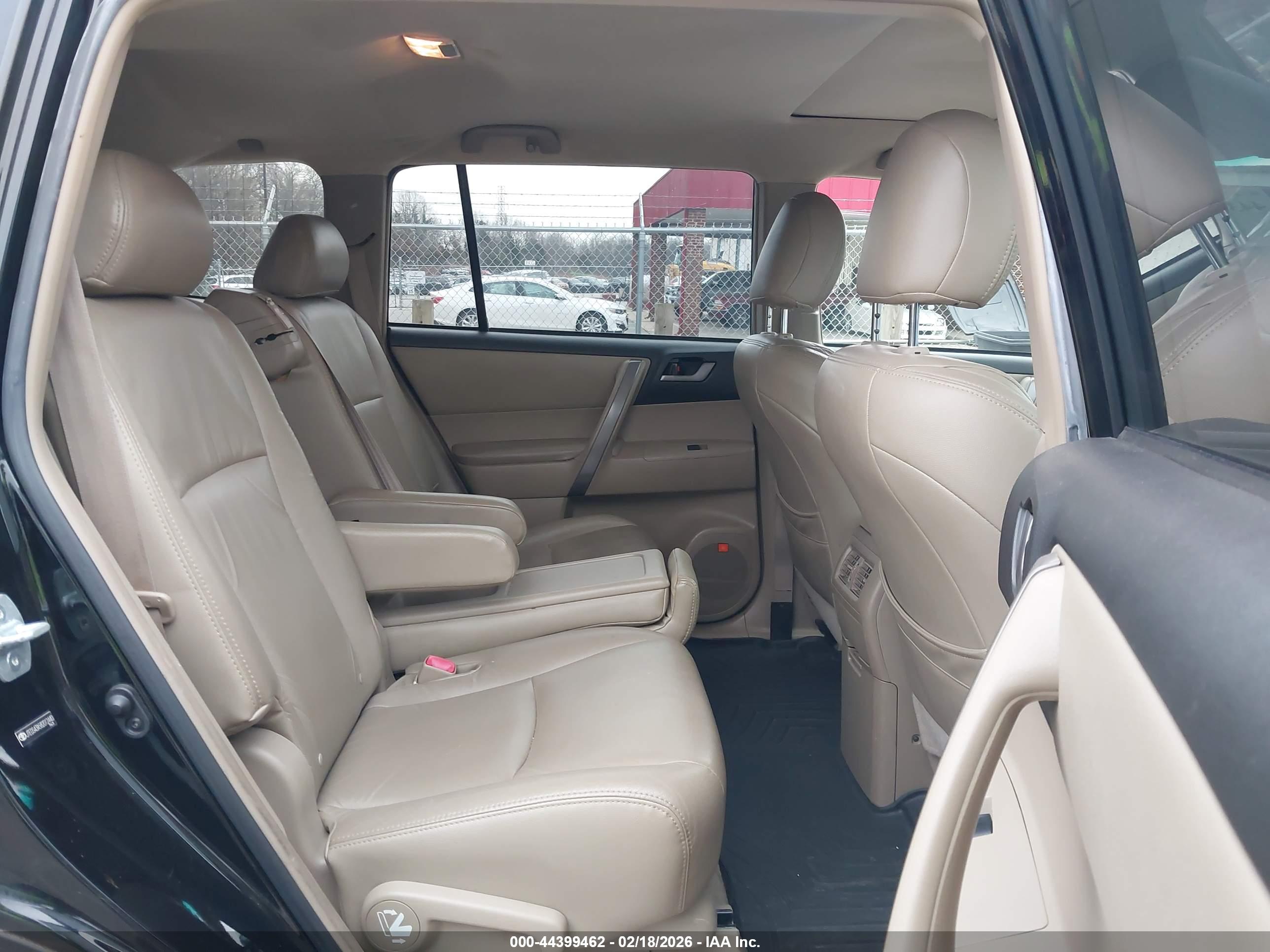 TOYOTA HIGHLANDER image 8