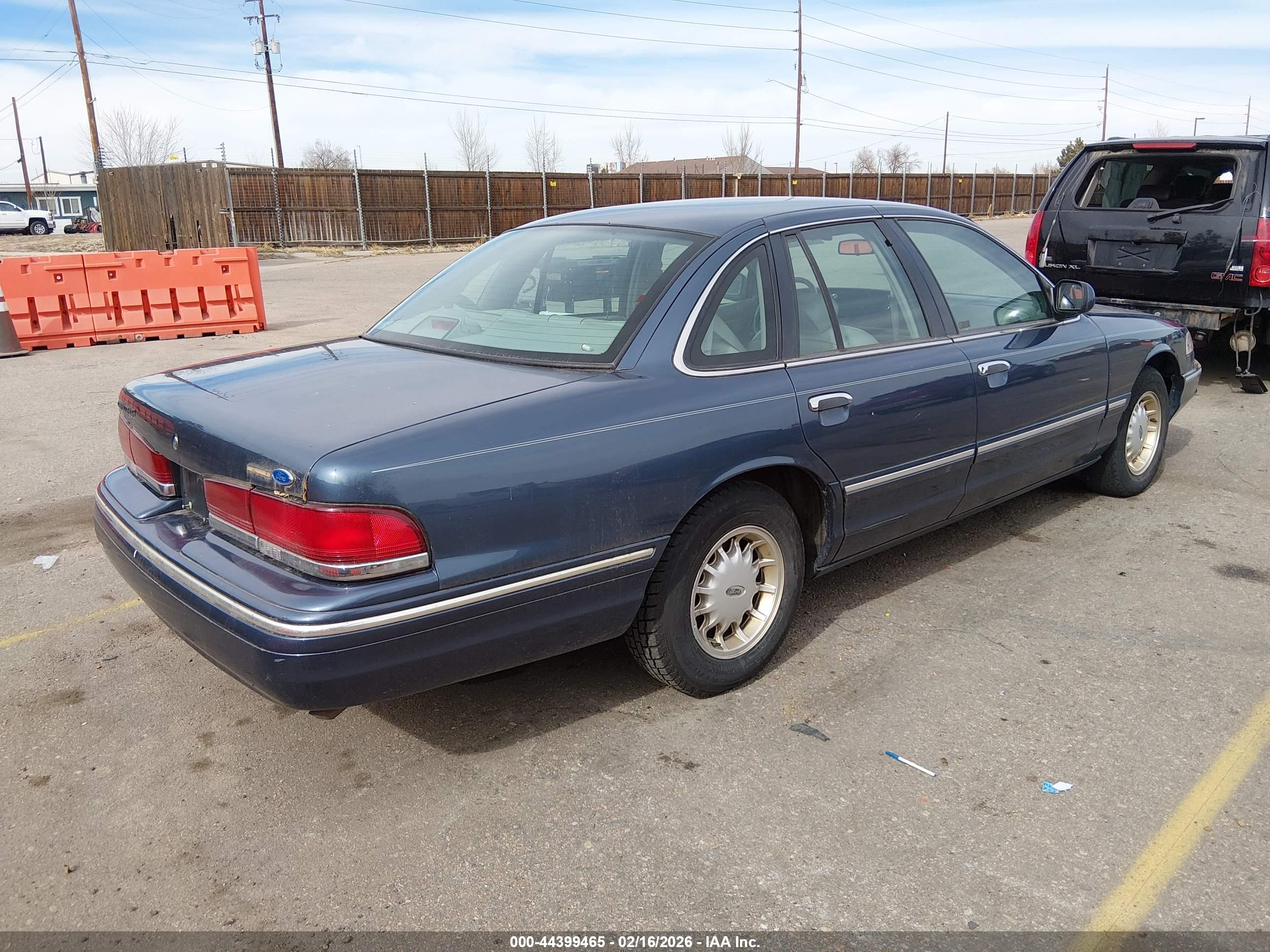 FORD CROWN image 4