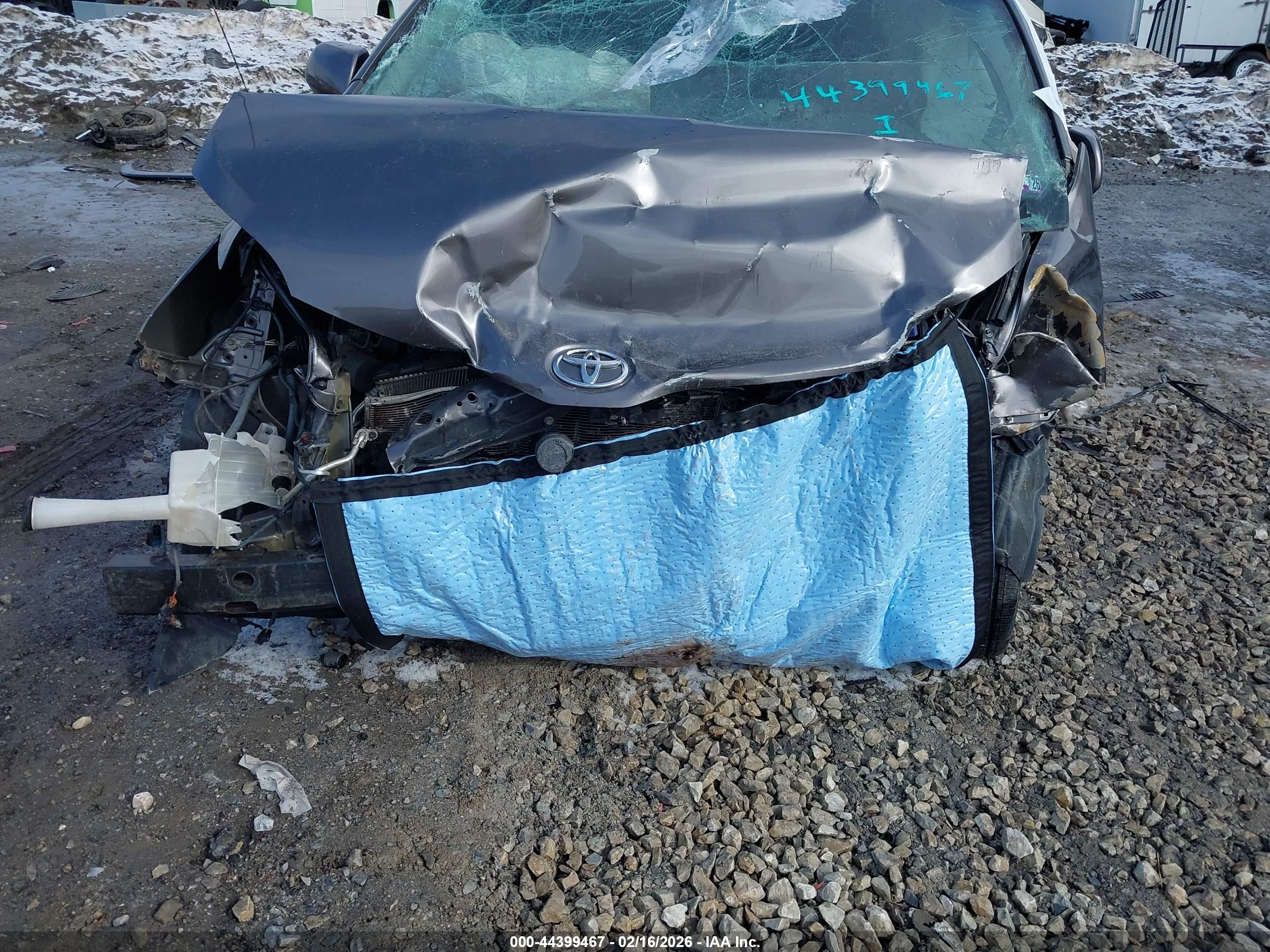 TOYOTA SIENNA image 6