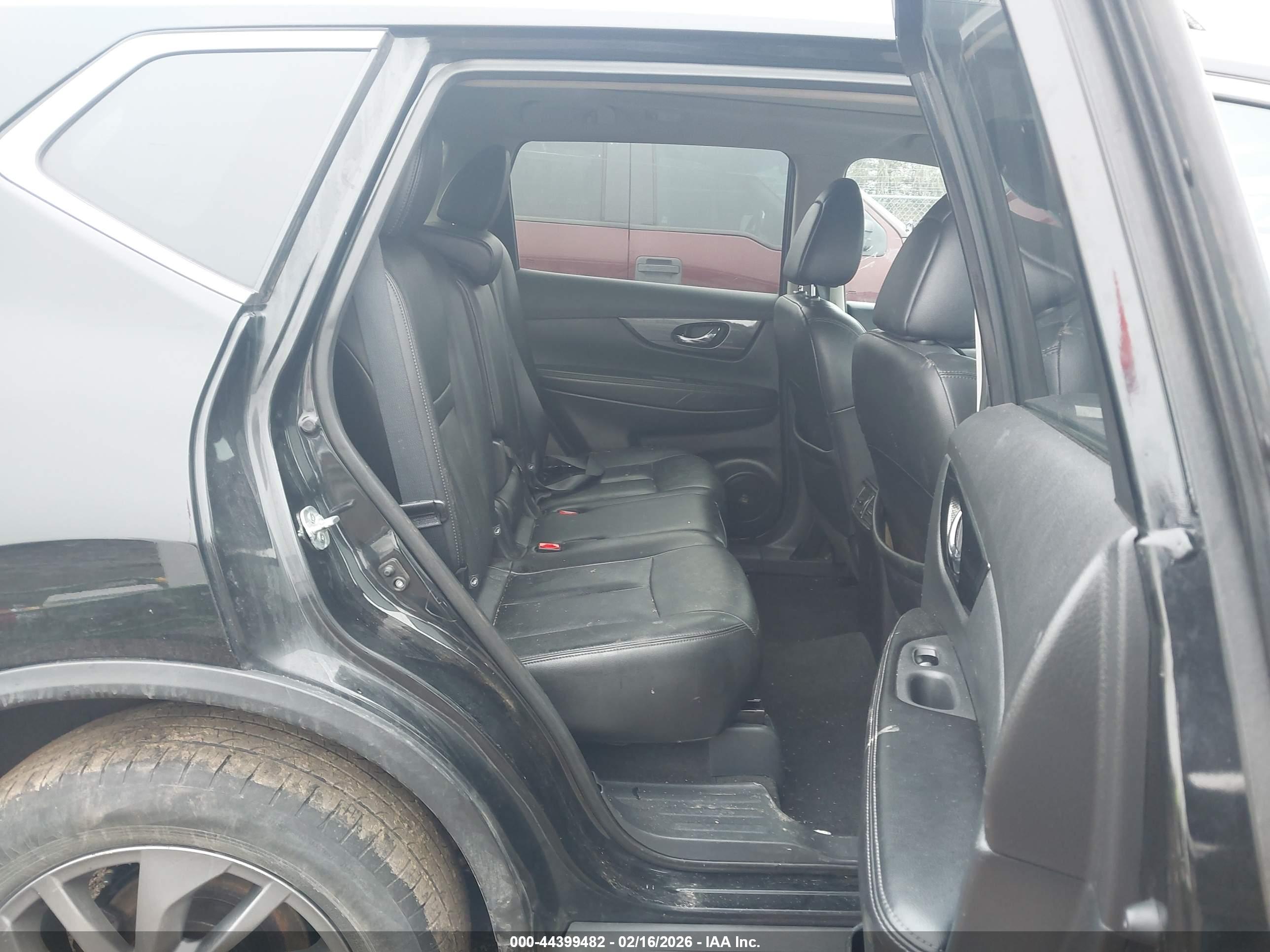 NISSAN ROGUE image 8