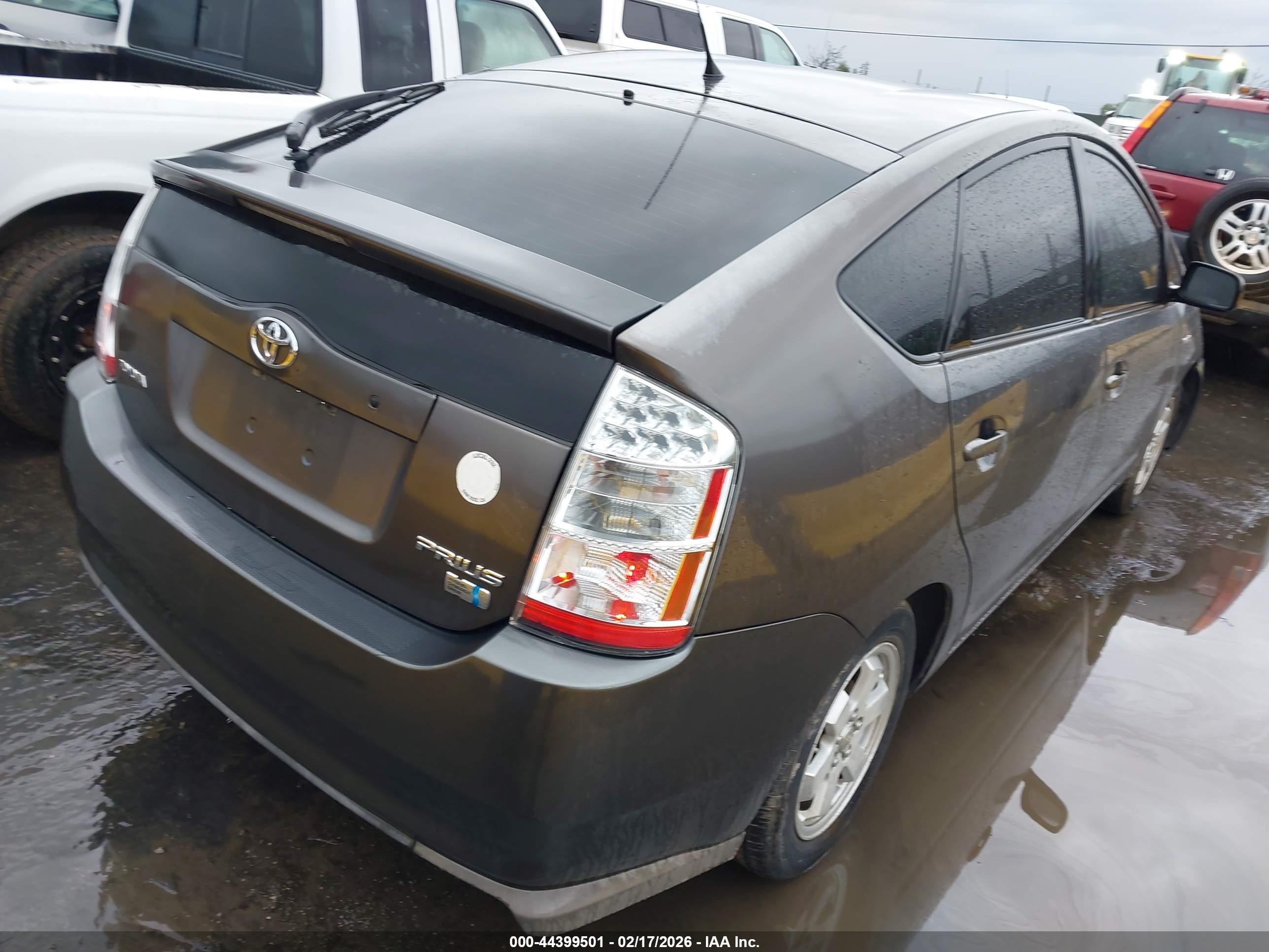 TOYOTA PRIUS image 4