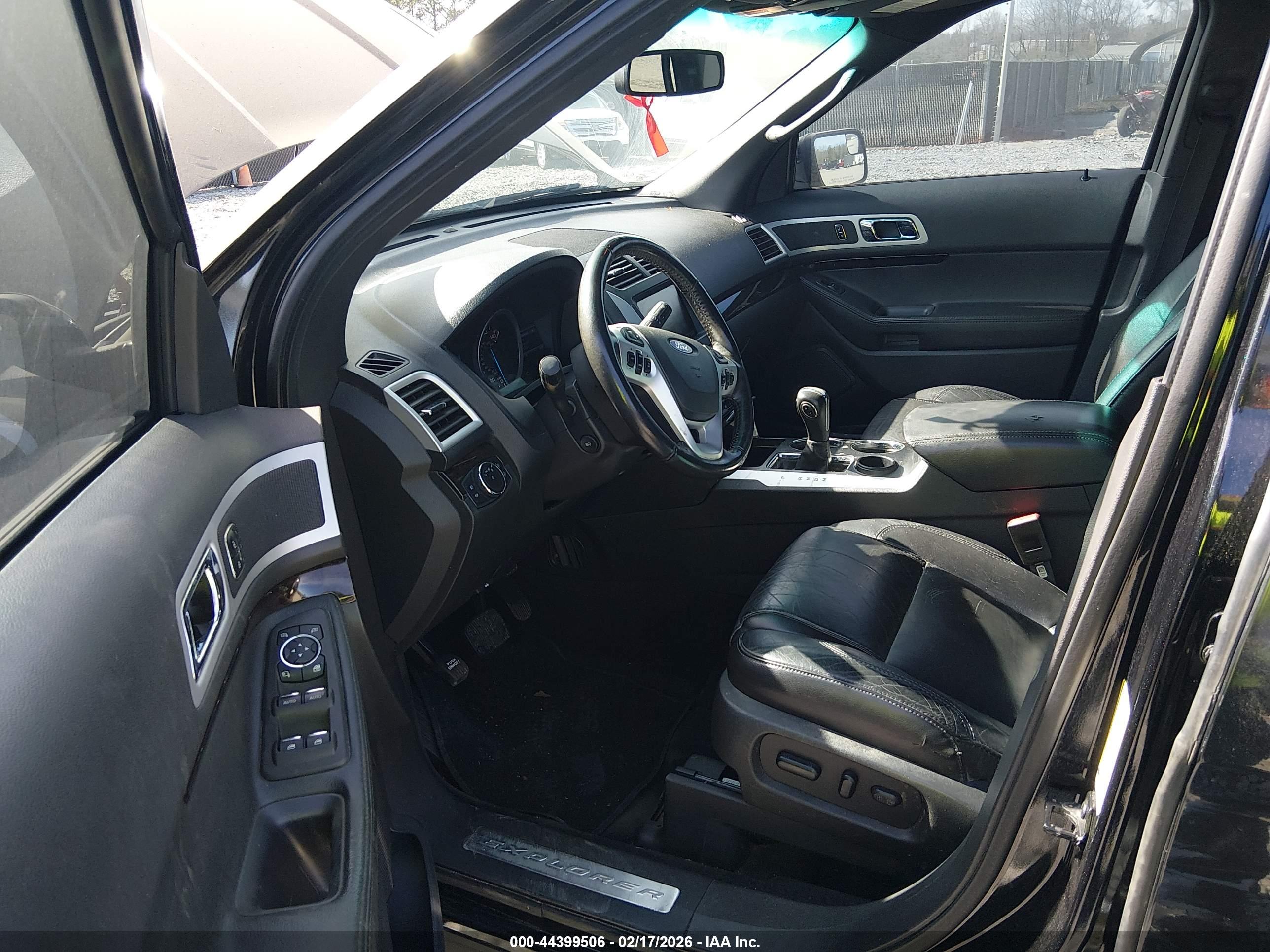 FORD EXPLORER image 5