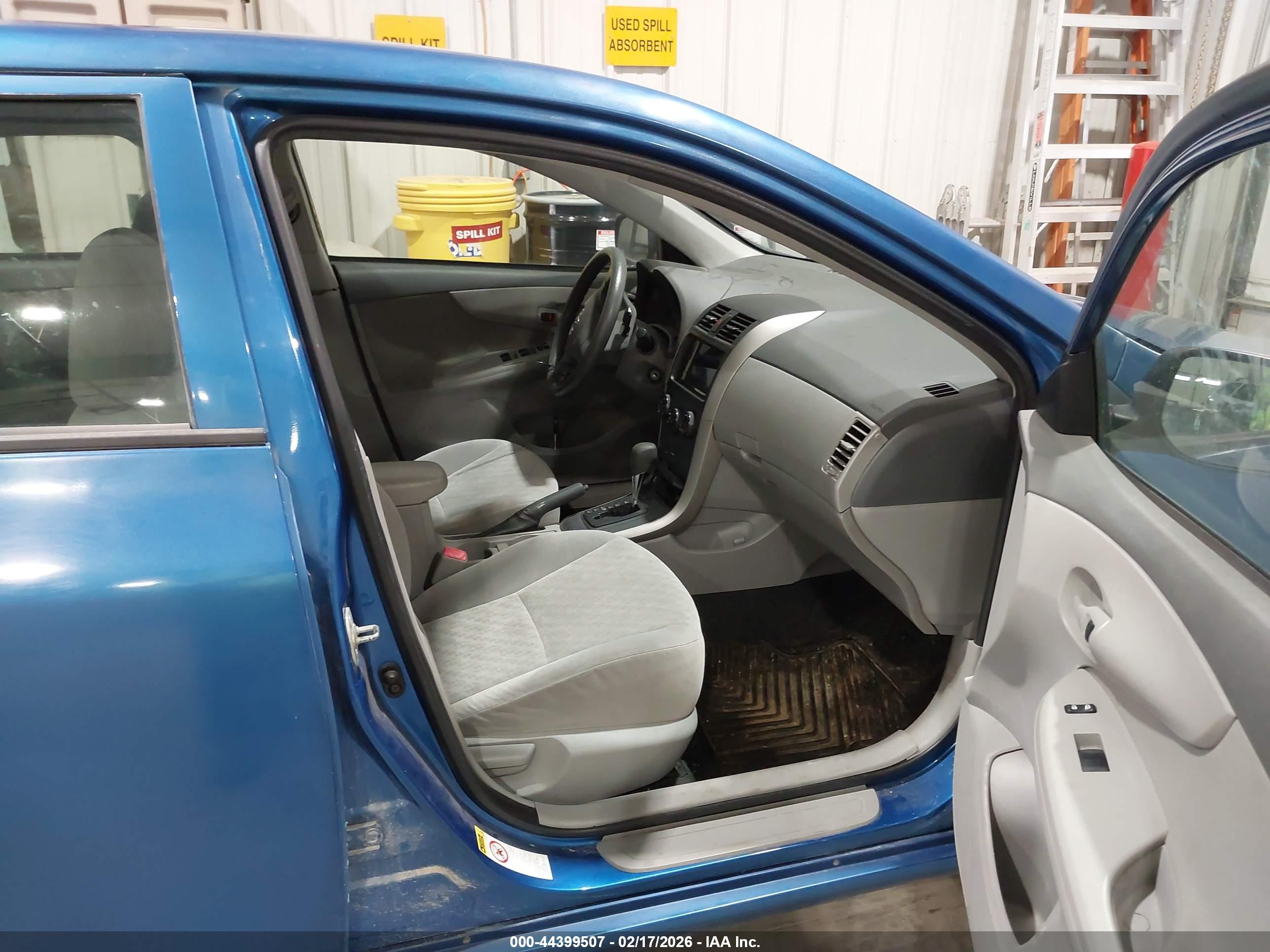 TOYOTA COROLLA image 5