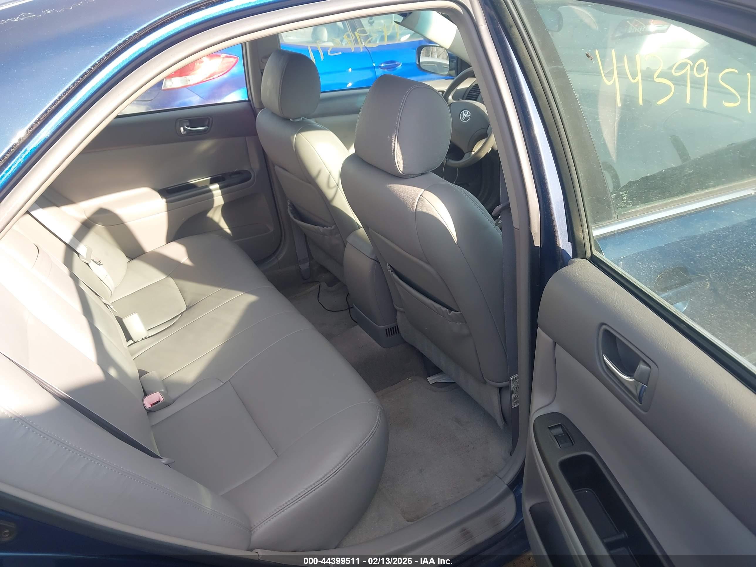 TOYOTA CAMRY image 8