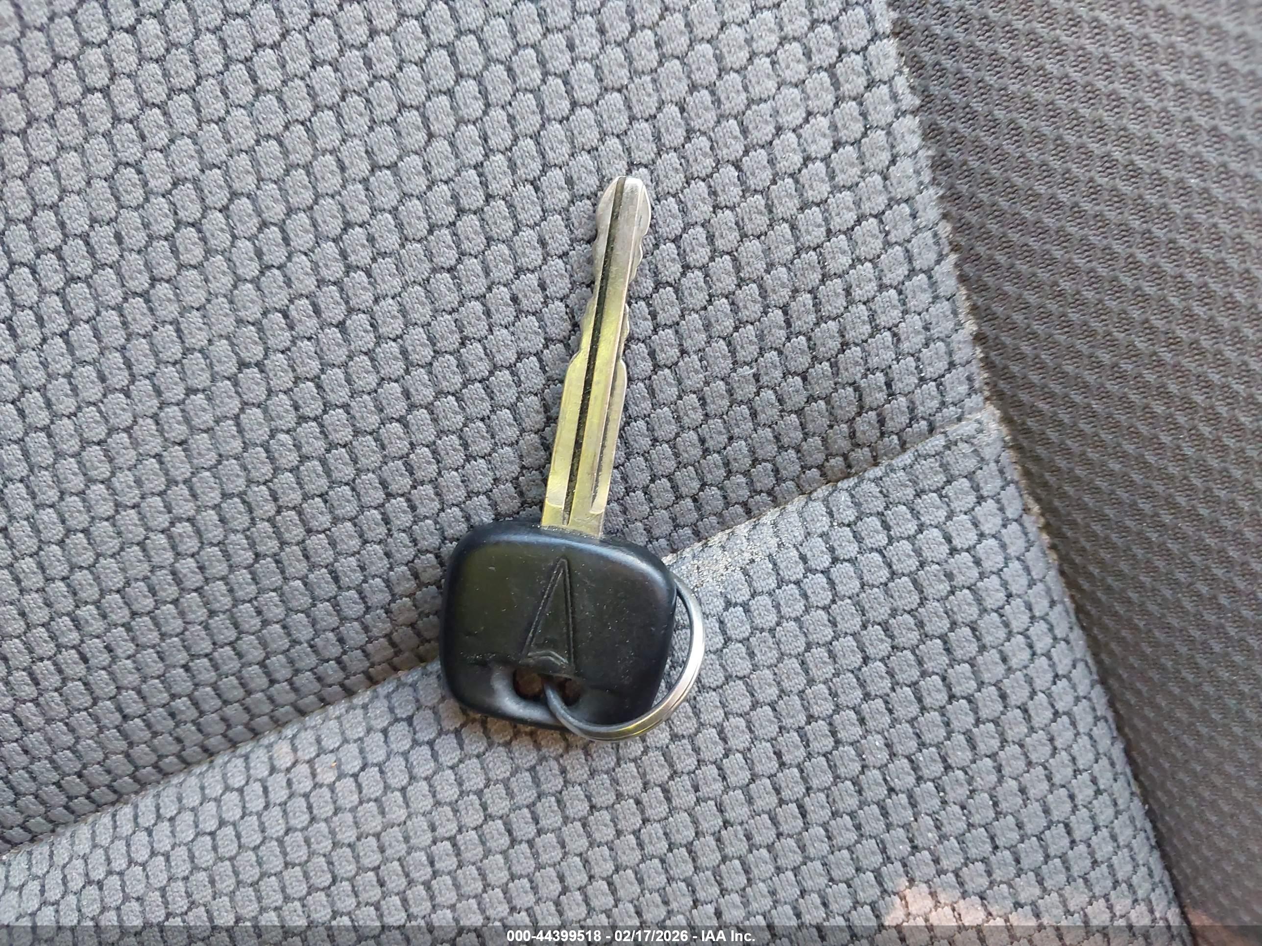 PONTIAC VIBE image 11