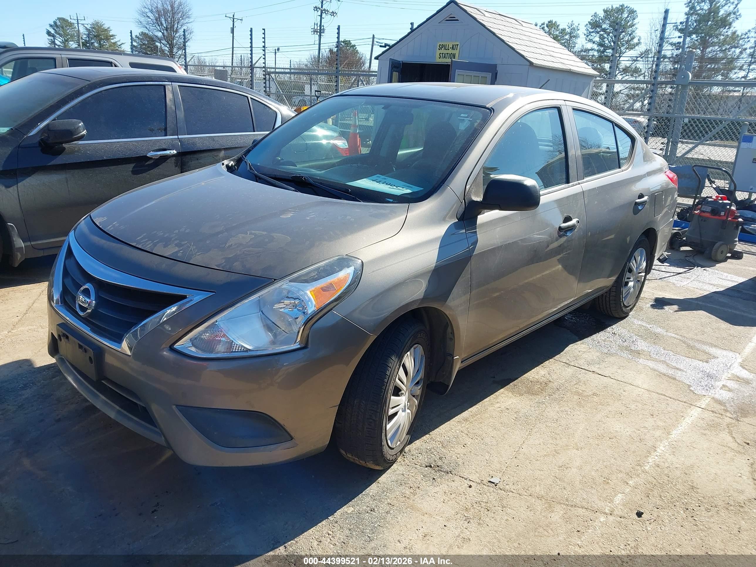 NISSAN VERSA image 2
