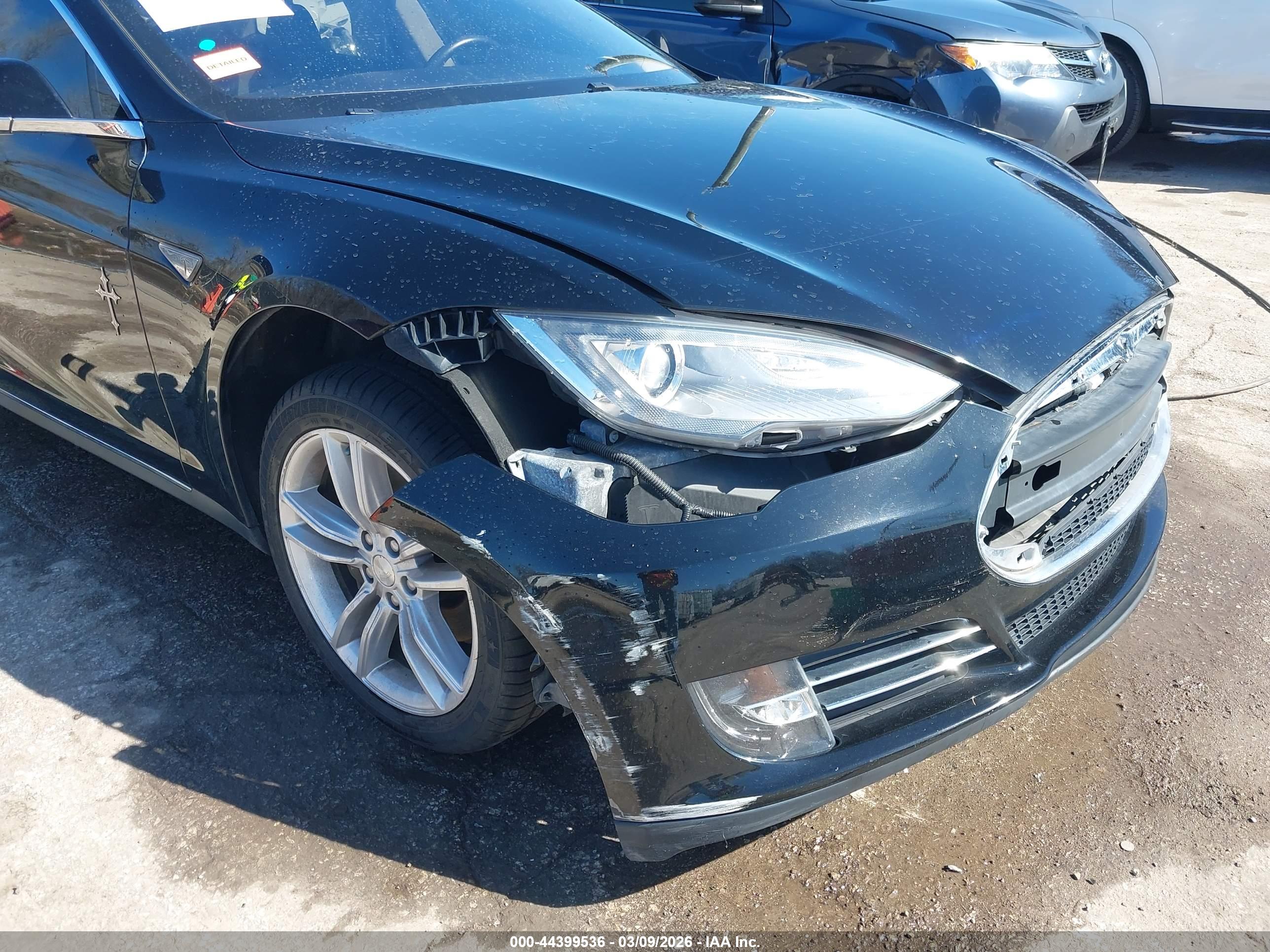 TESLA MODEL image 6