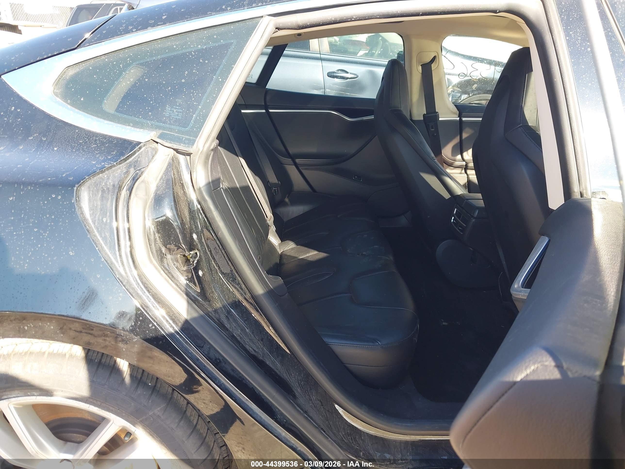 TESLA MODEL image 8