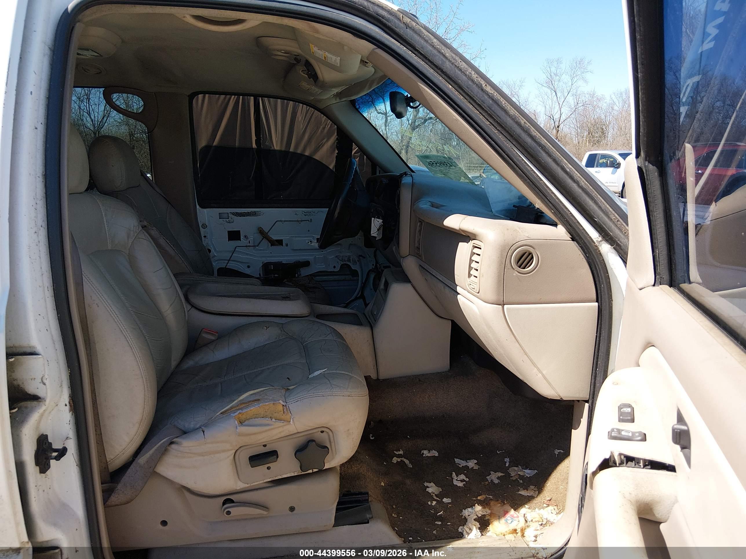 CHEVROLET TAHOE image 5