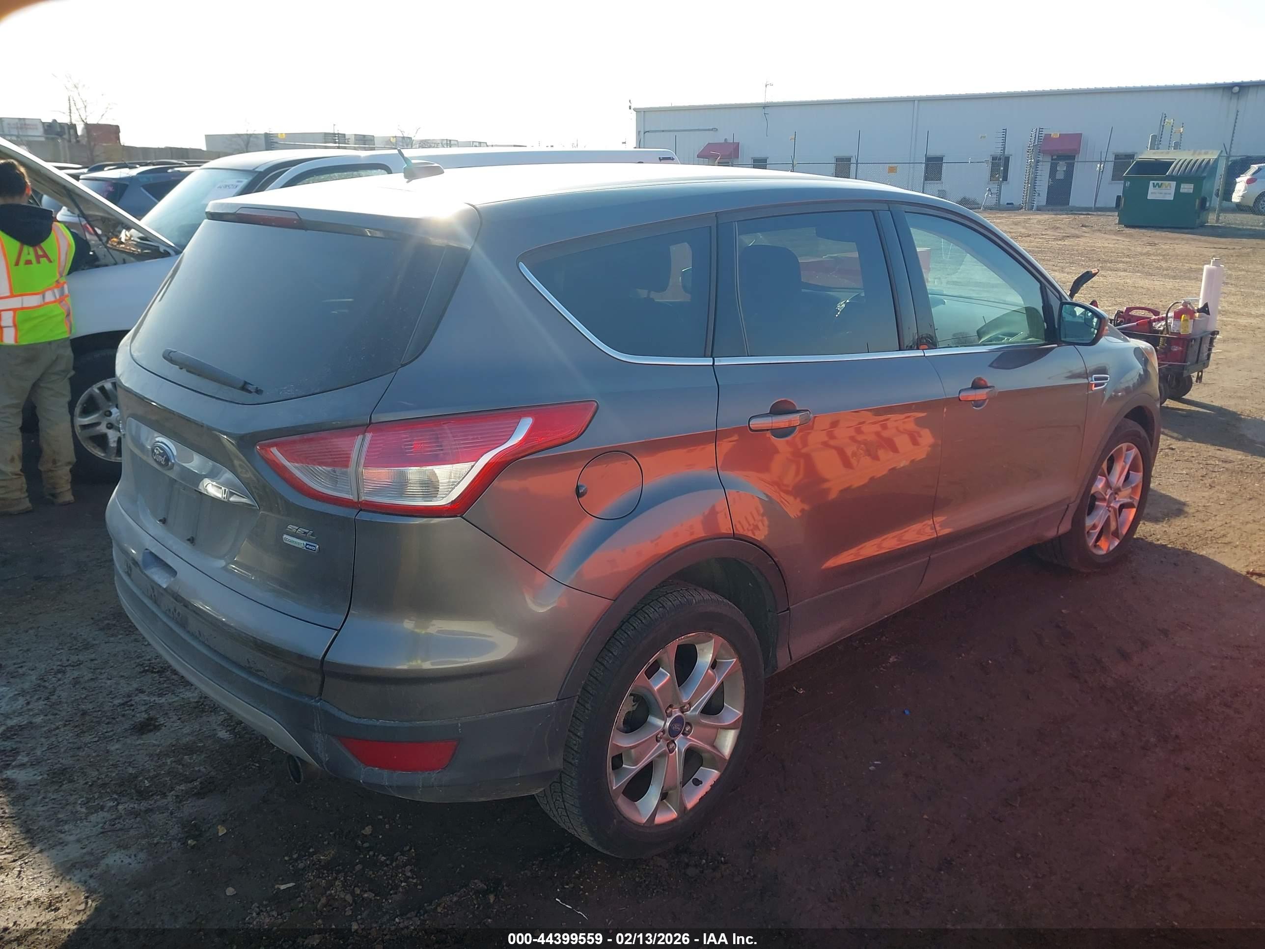 FORD ESCAPE image 4