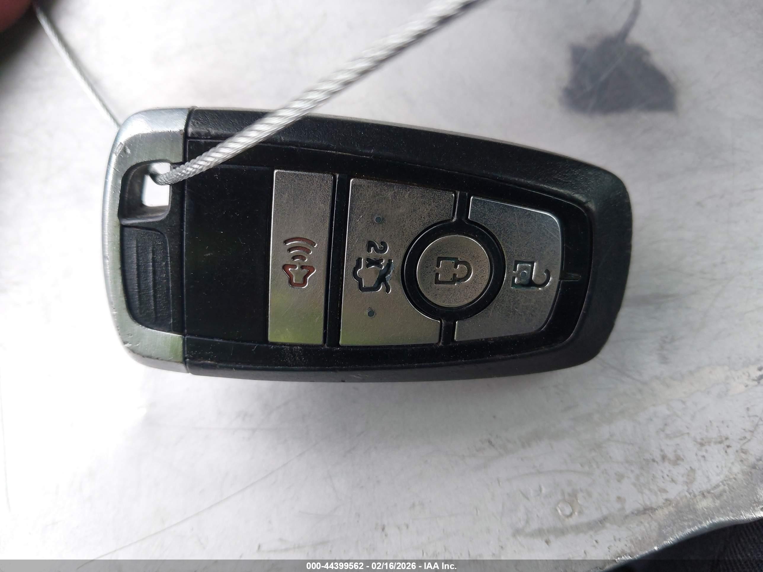 FORD FUSION image 11