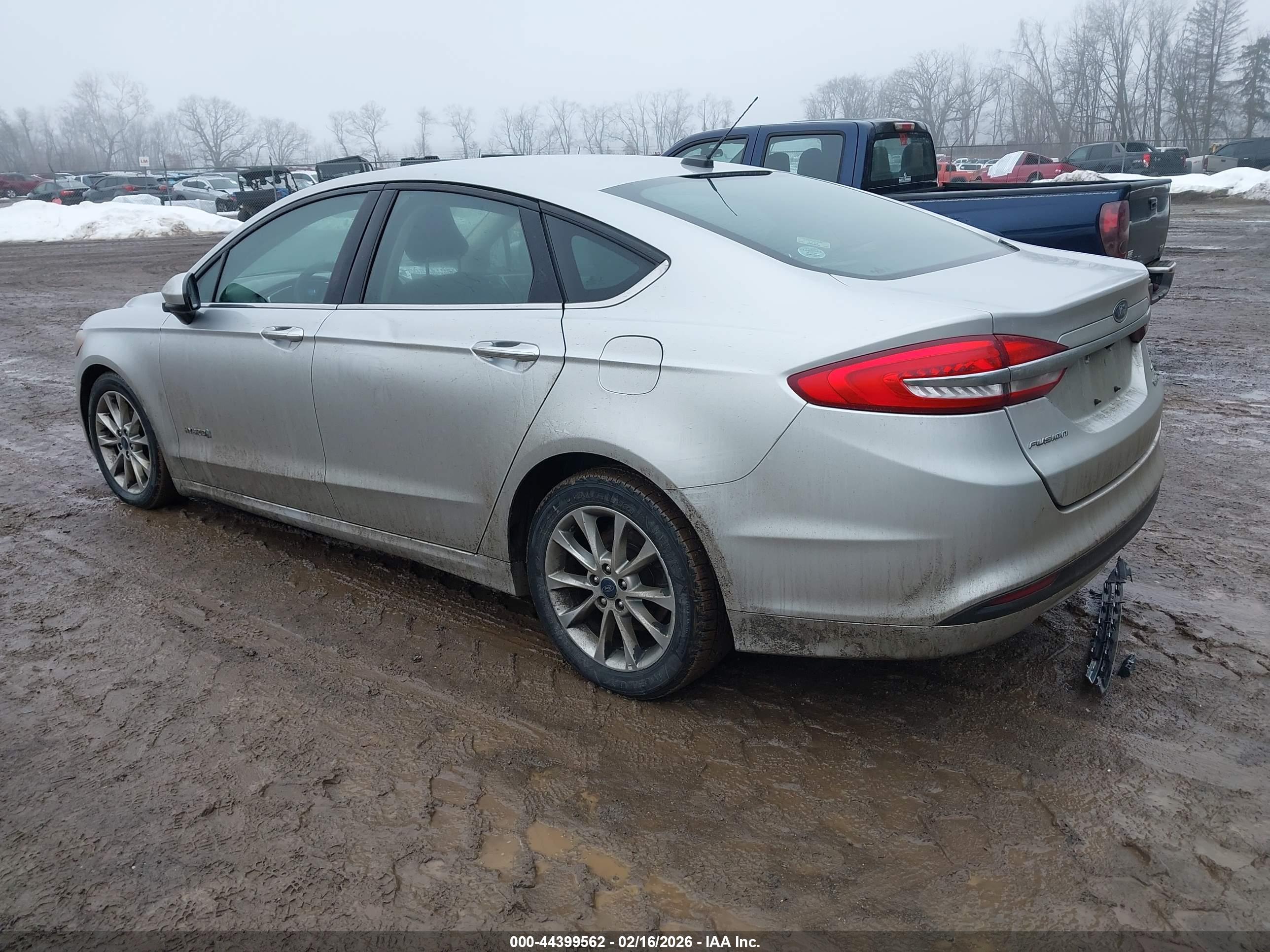 FORD FUSION image 3