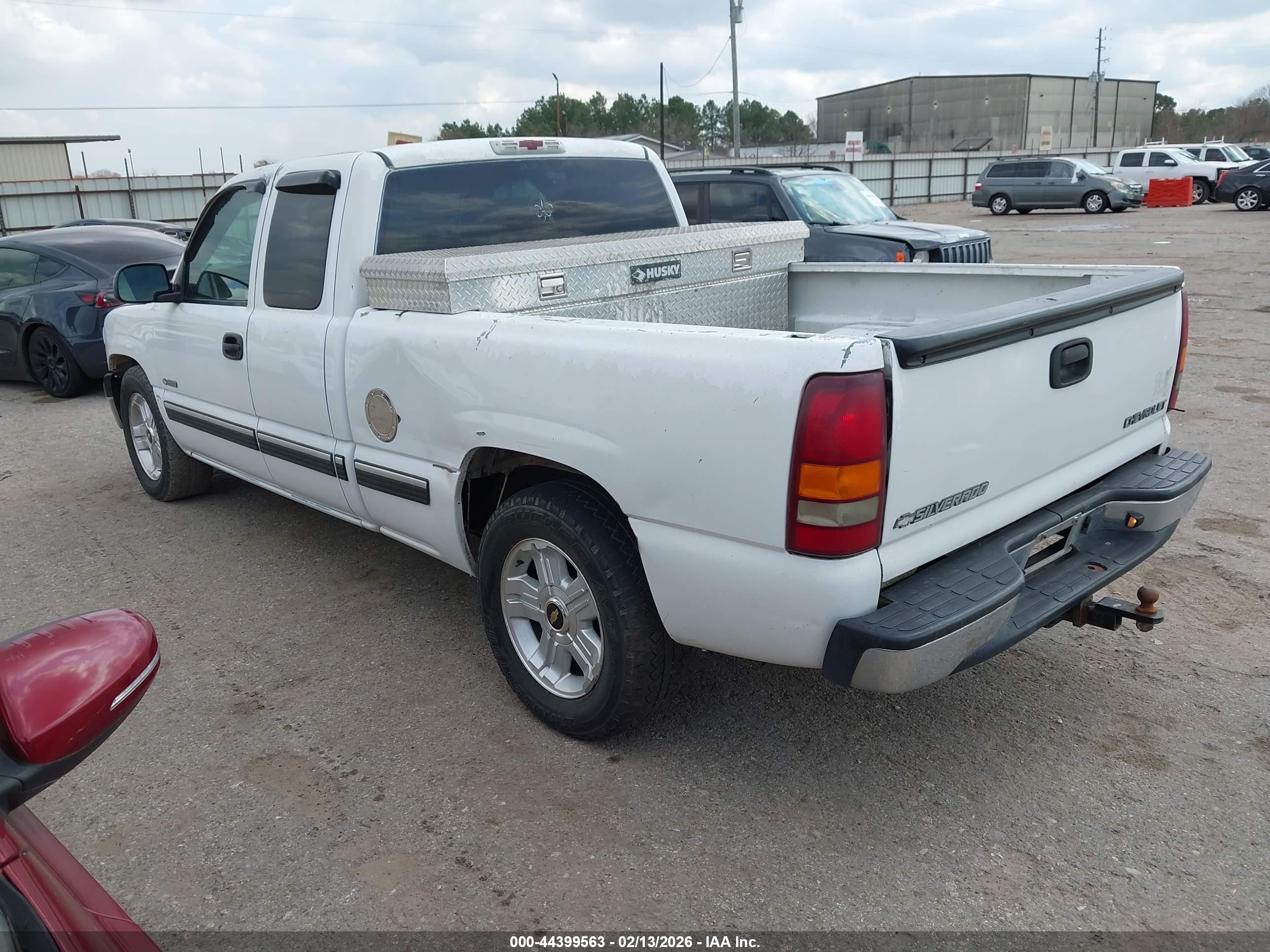 CHEVROLET SILVERADO image 3