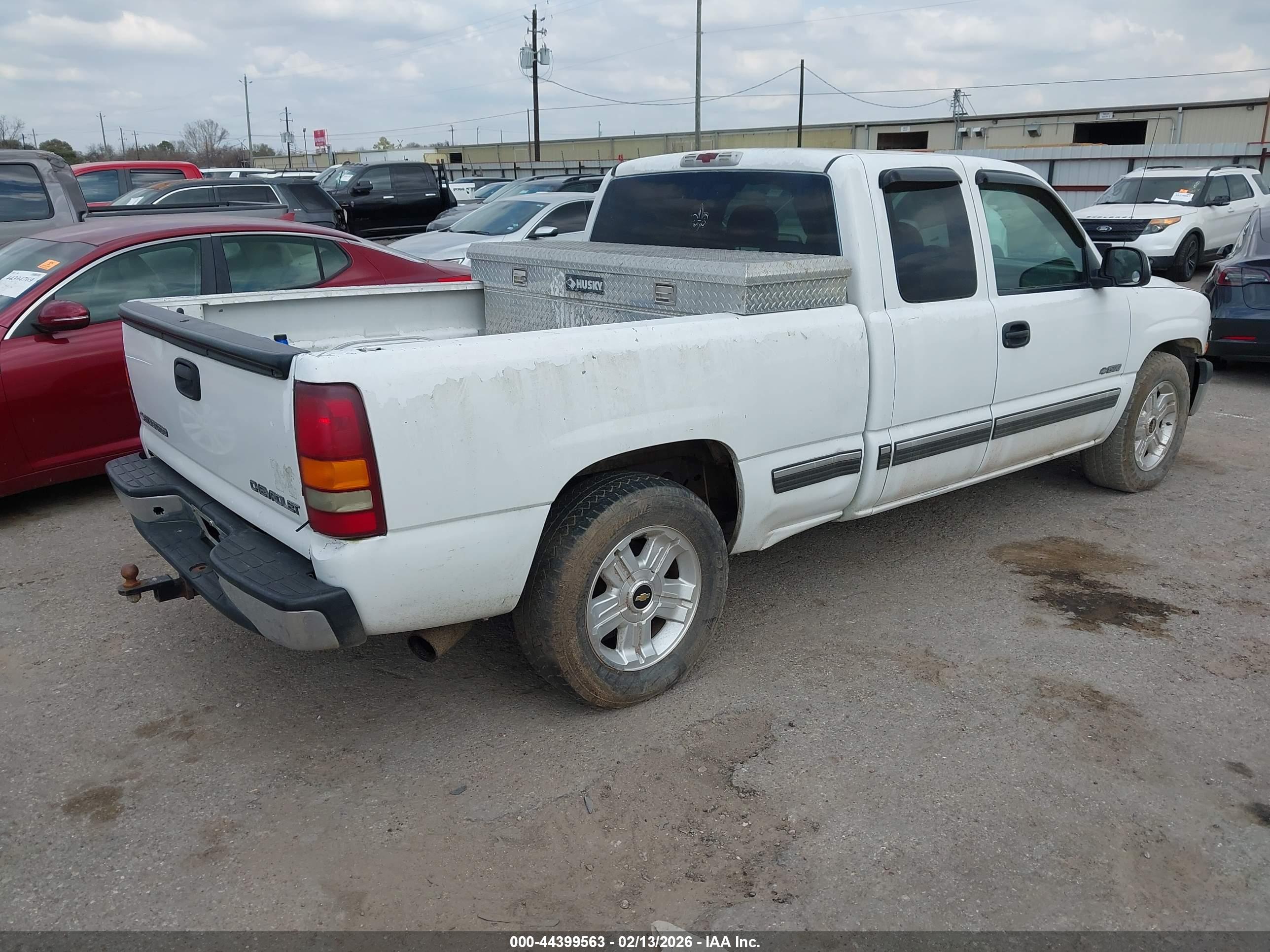 CHEVROLET SILVERADO image 4