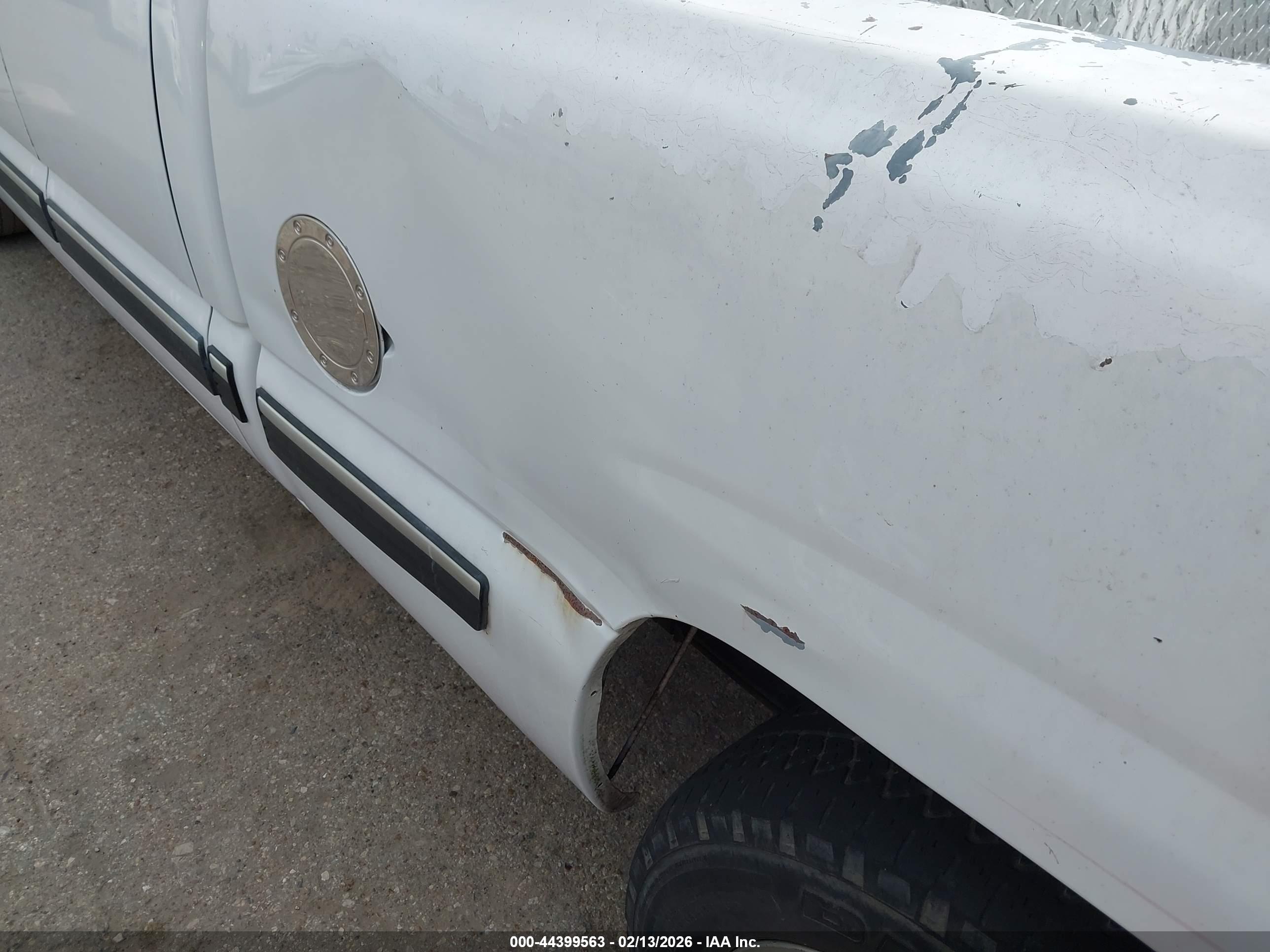 CHEVROLET SILVERADO image 6