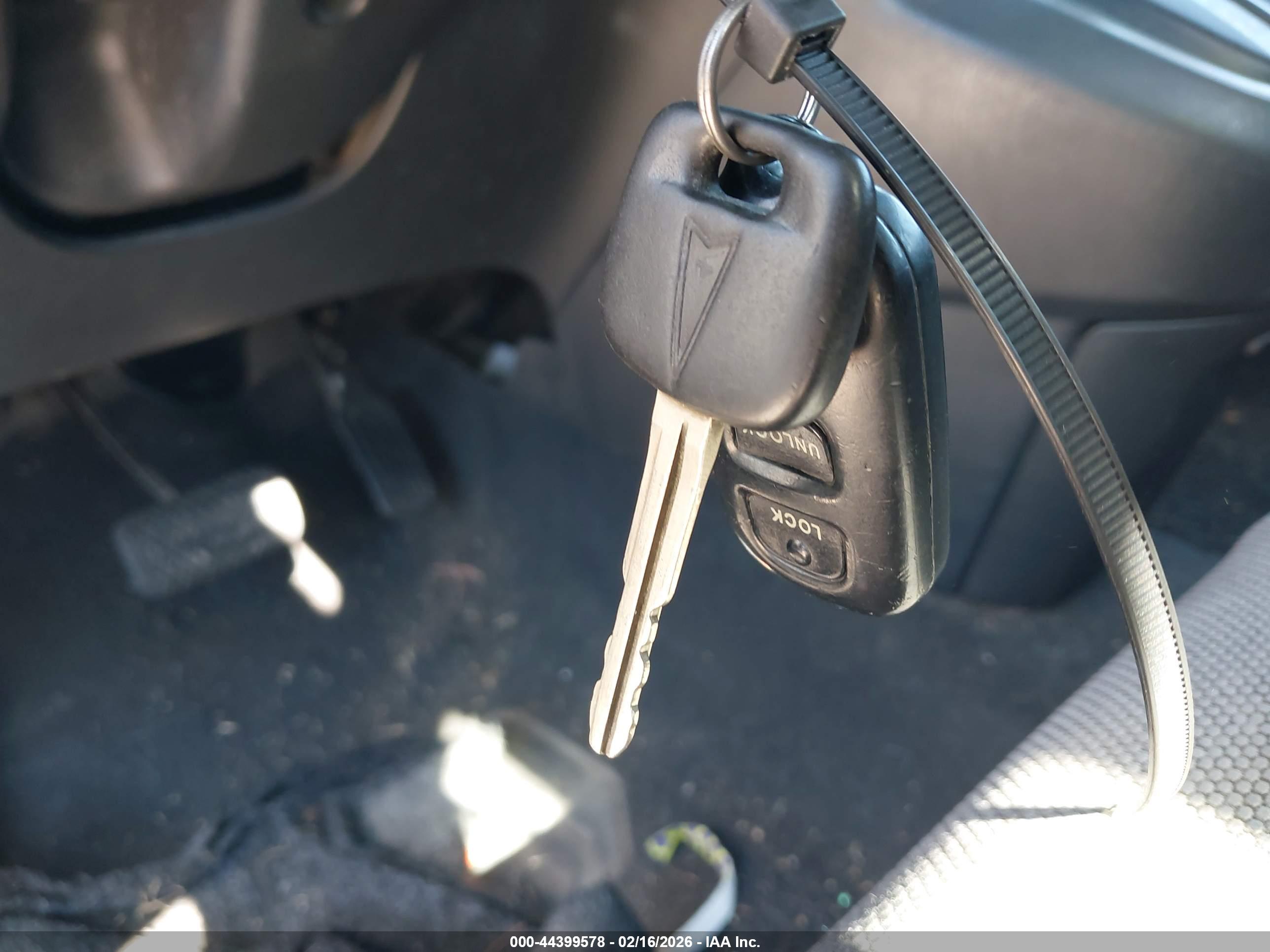 PONTIAC VIBE image 11